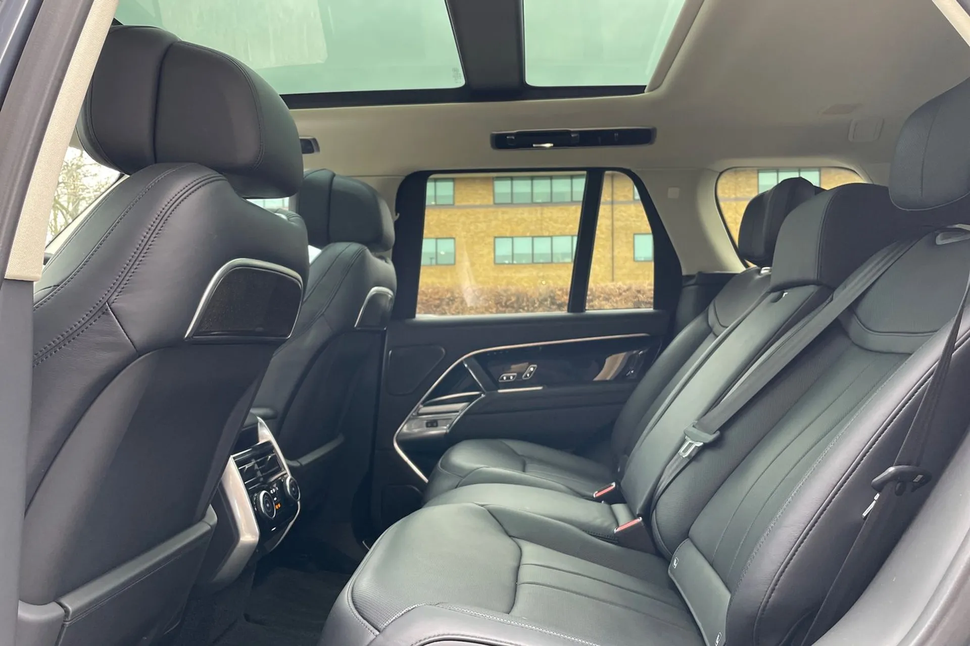 LAND ROVER RANGE ROVER thumbnail image number 46