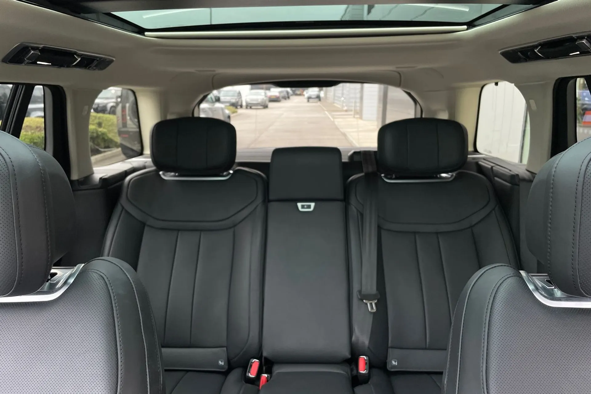 LAND ROVER RANGE ROVER thumbnail image number 11