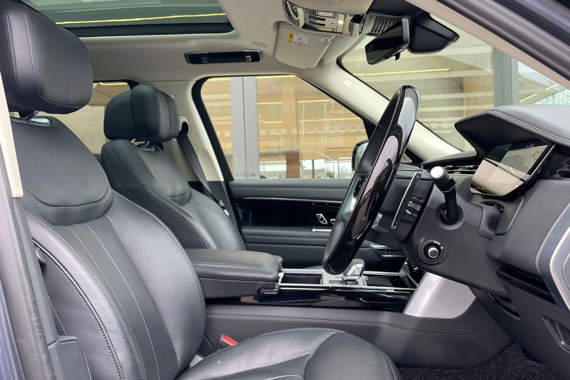 LAND ROVER RANGE ROVER thumbnail image number 9