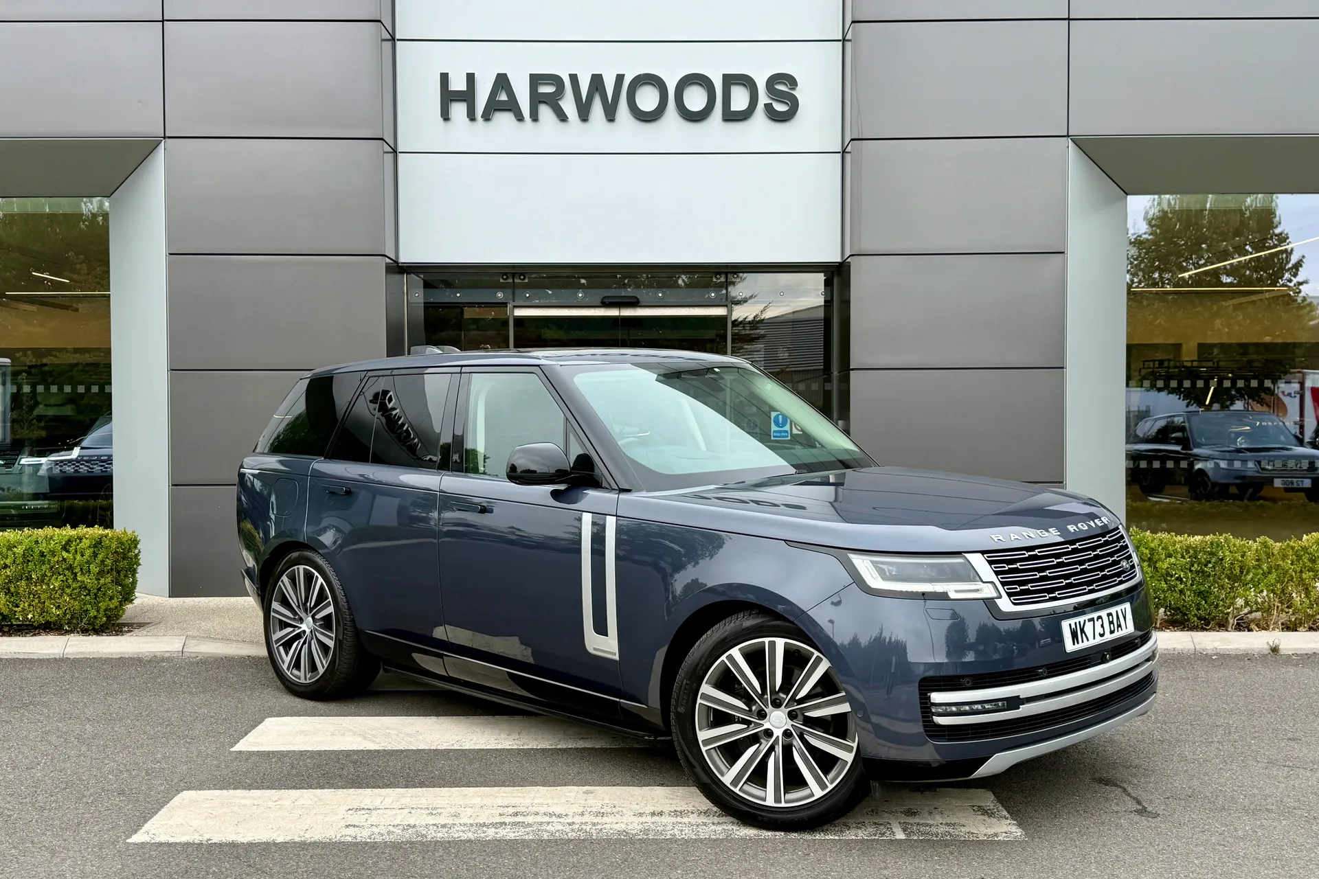 LAND ROVER RANGE ROVER focused image