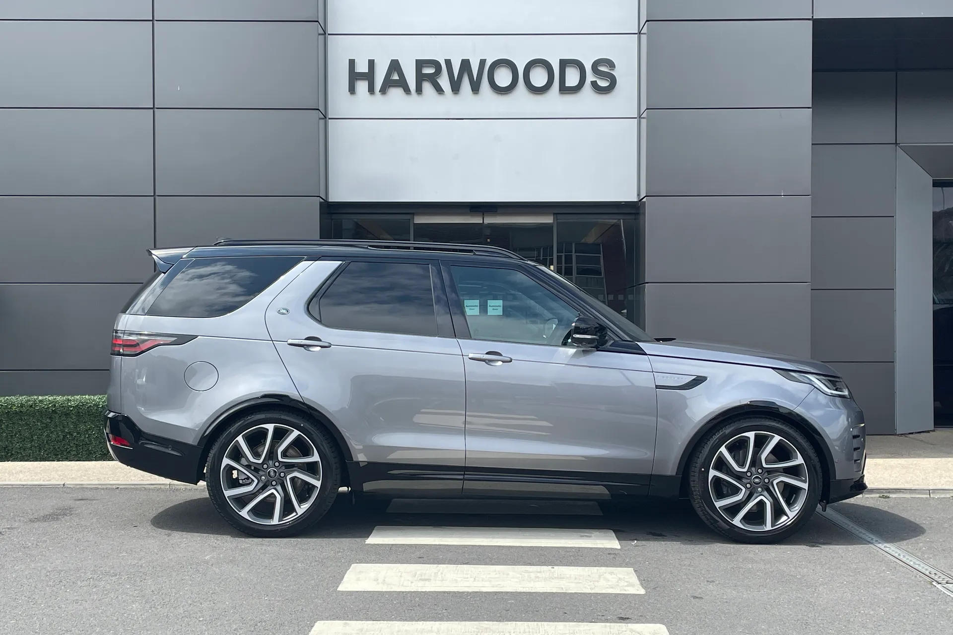 LAND ROVER DISCOVERY thumbnail image number 2