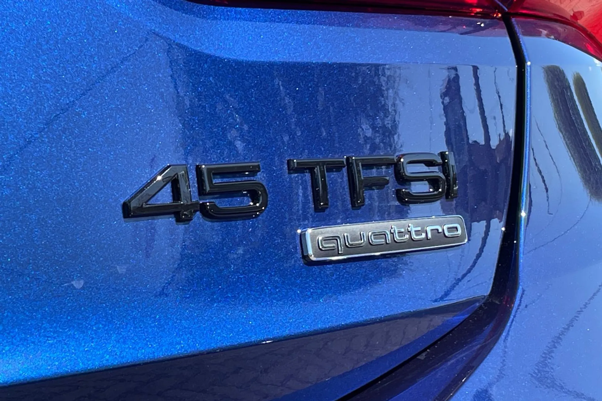Audi Q3 thumbnail image number 10