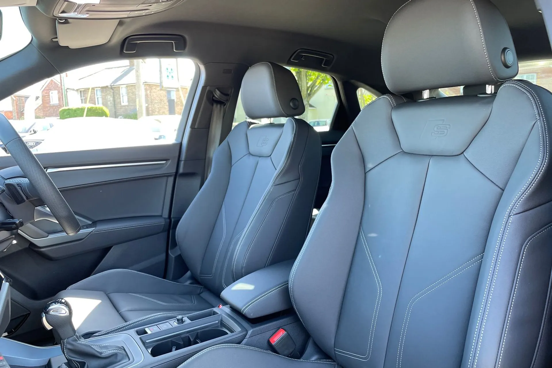 Audi Q3 thumbnail image number 26
