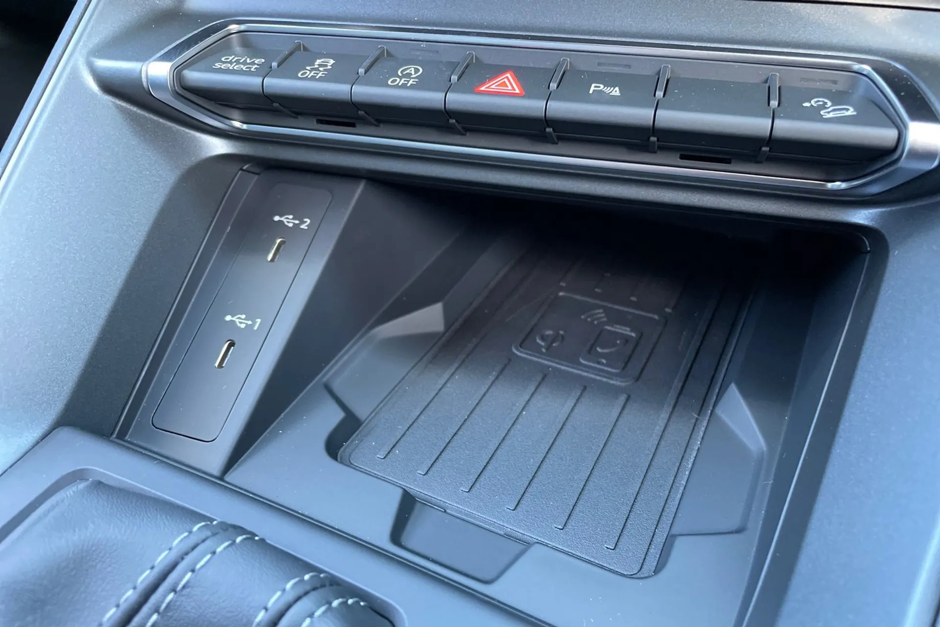 Audi Q3 thumbnail image number 33