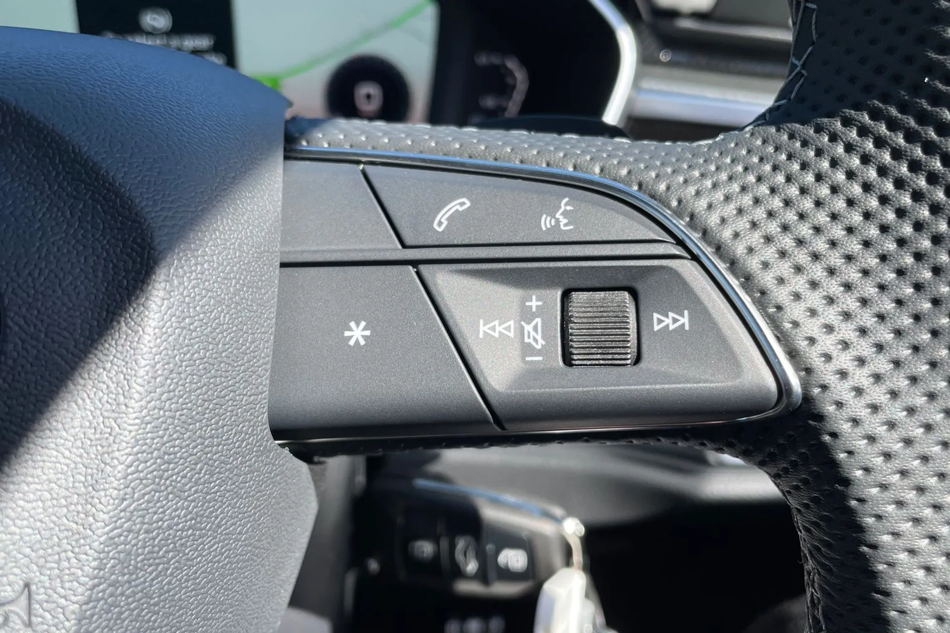 Audi Q3 thumbnail image number 35