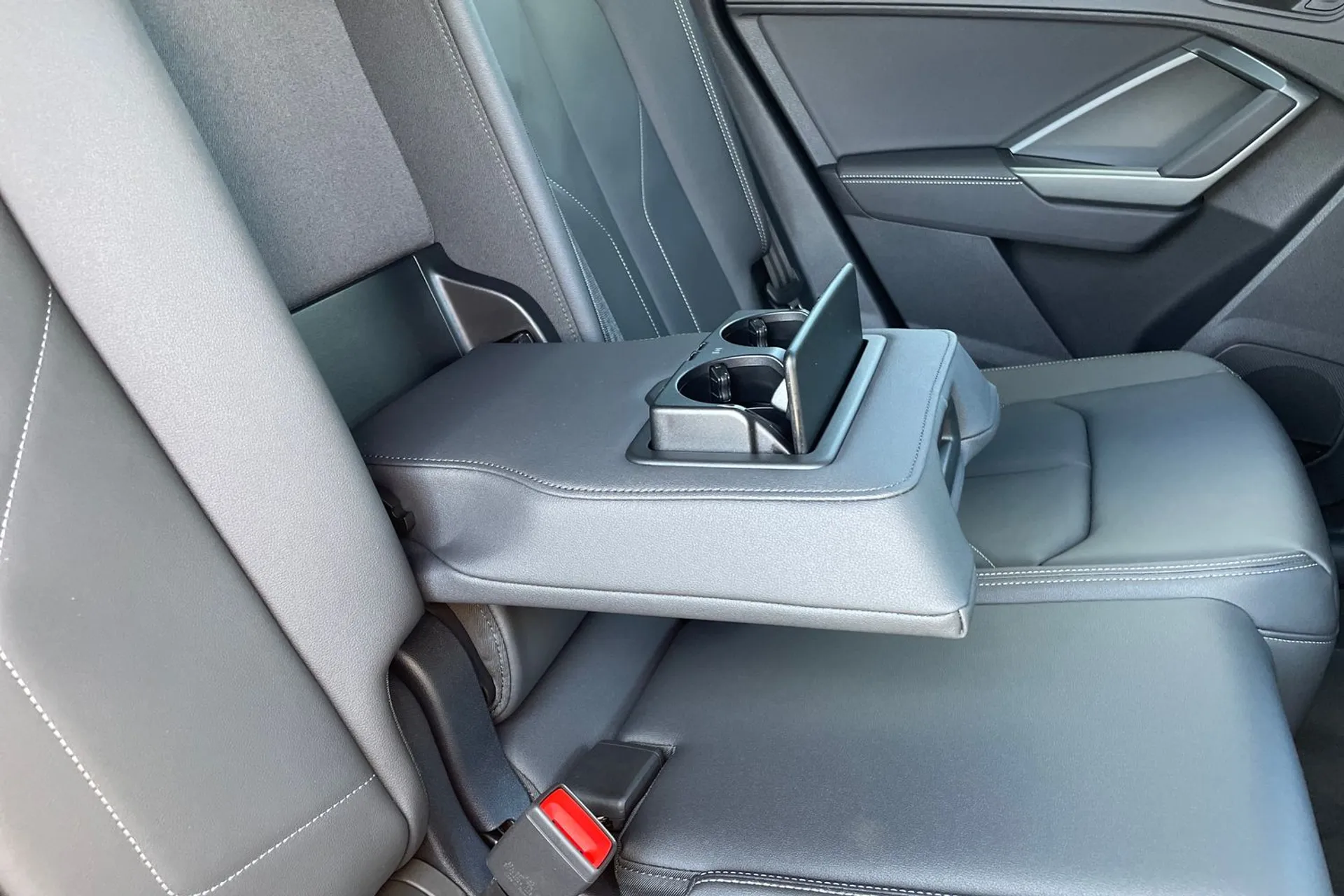 Audi Q3 thumbnail image number 21
