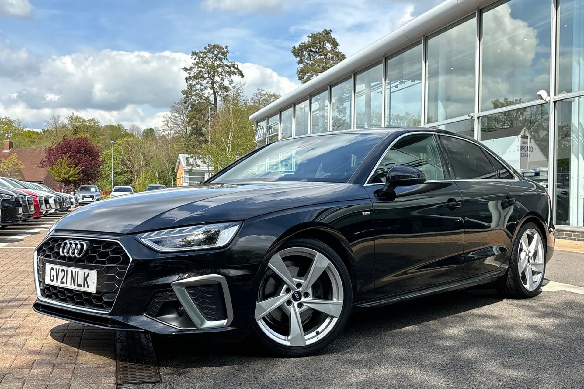 Audi A4 thumbnail image number 11