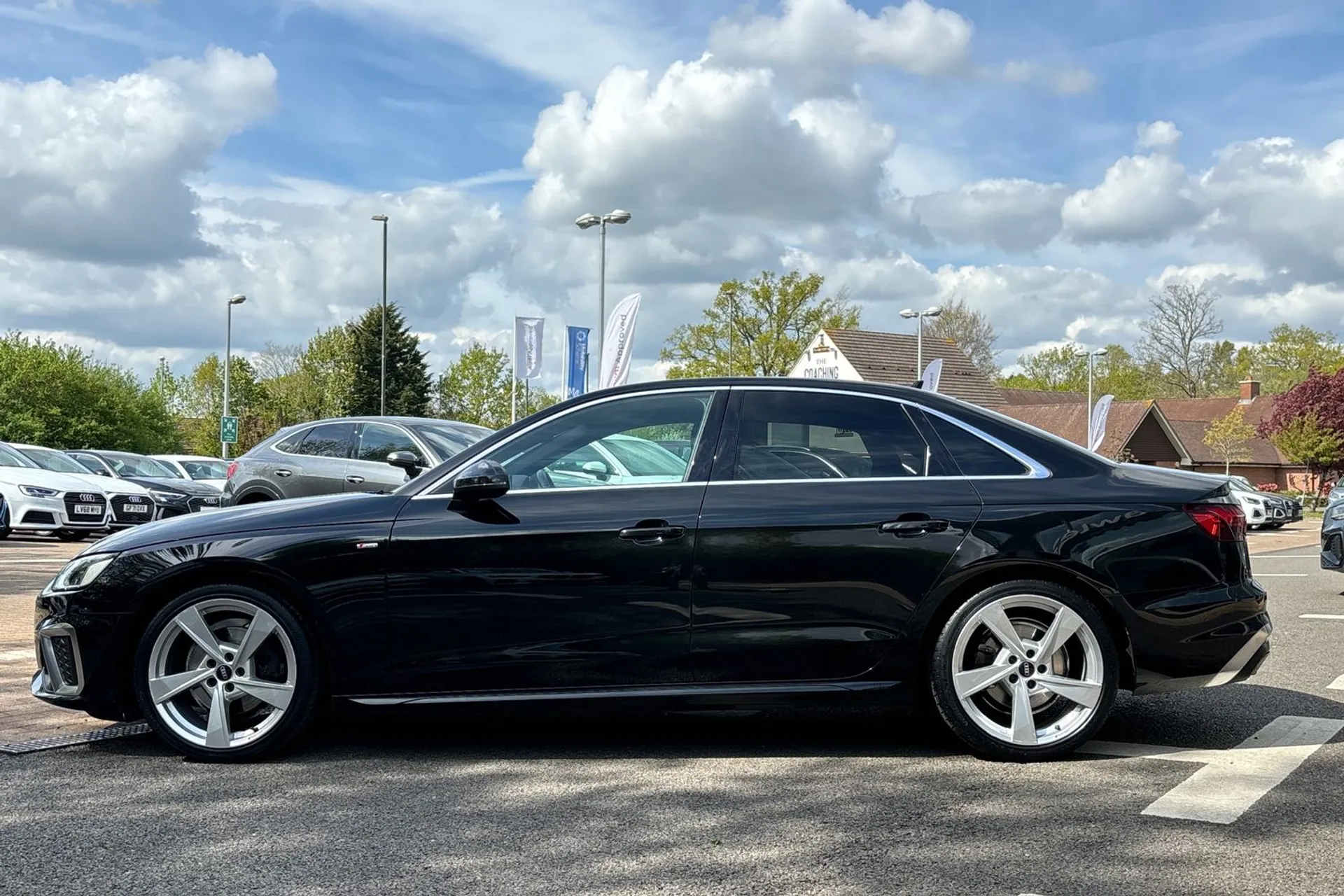 Audi A4 thumbnail image number 10