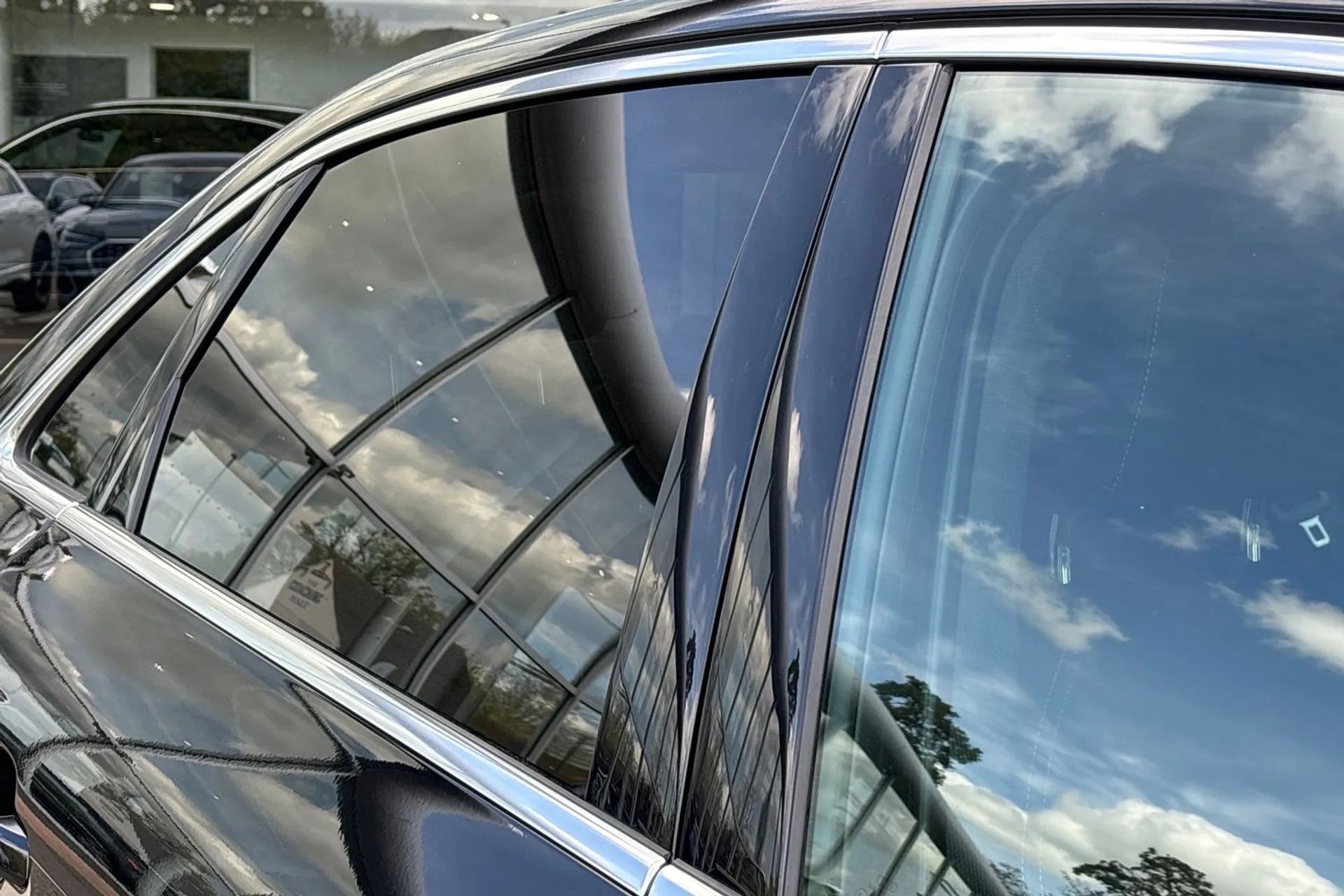 Audi A4 thumbnail image number 14