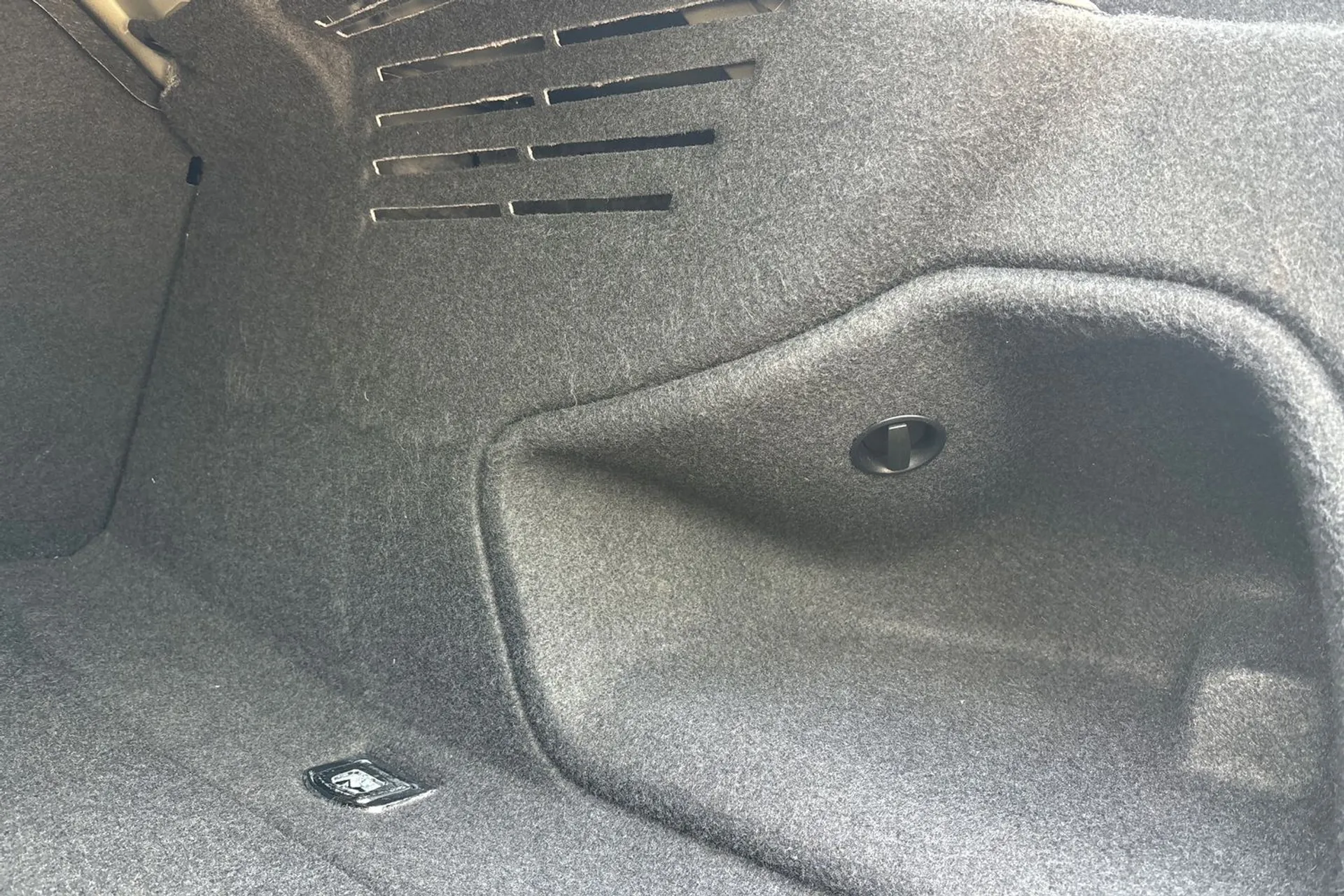 Audi A4 thumbnail image number 20