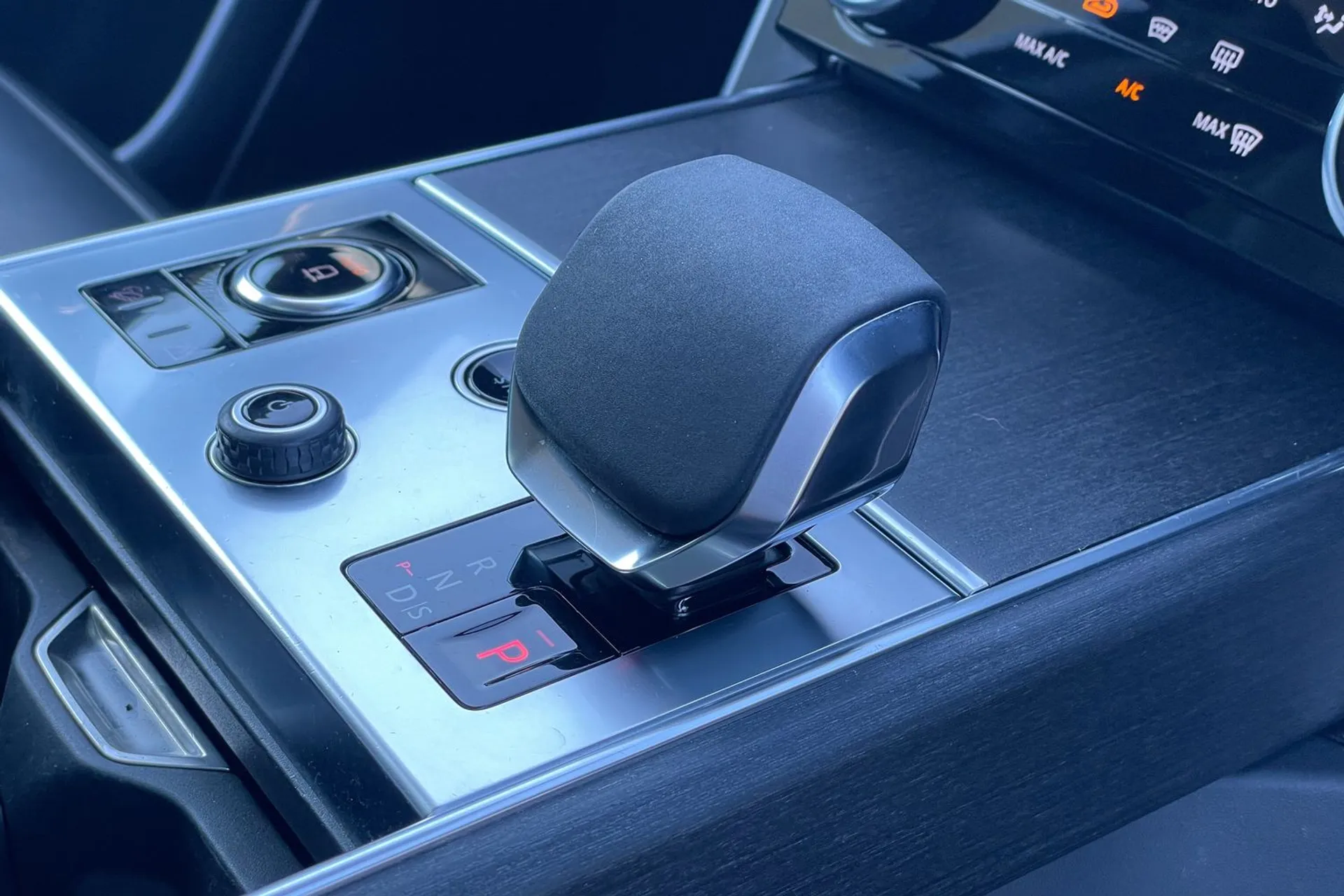 LAND ROVER RANGE ROVER thumbnail image number 20