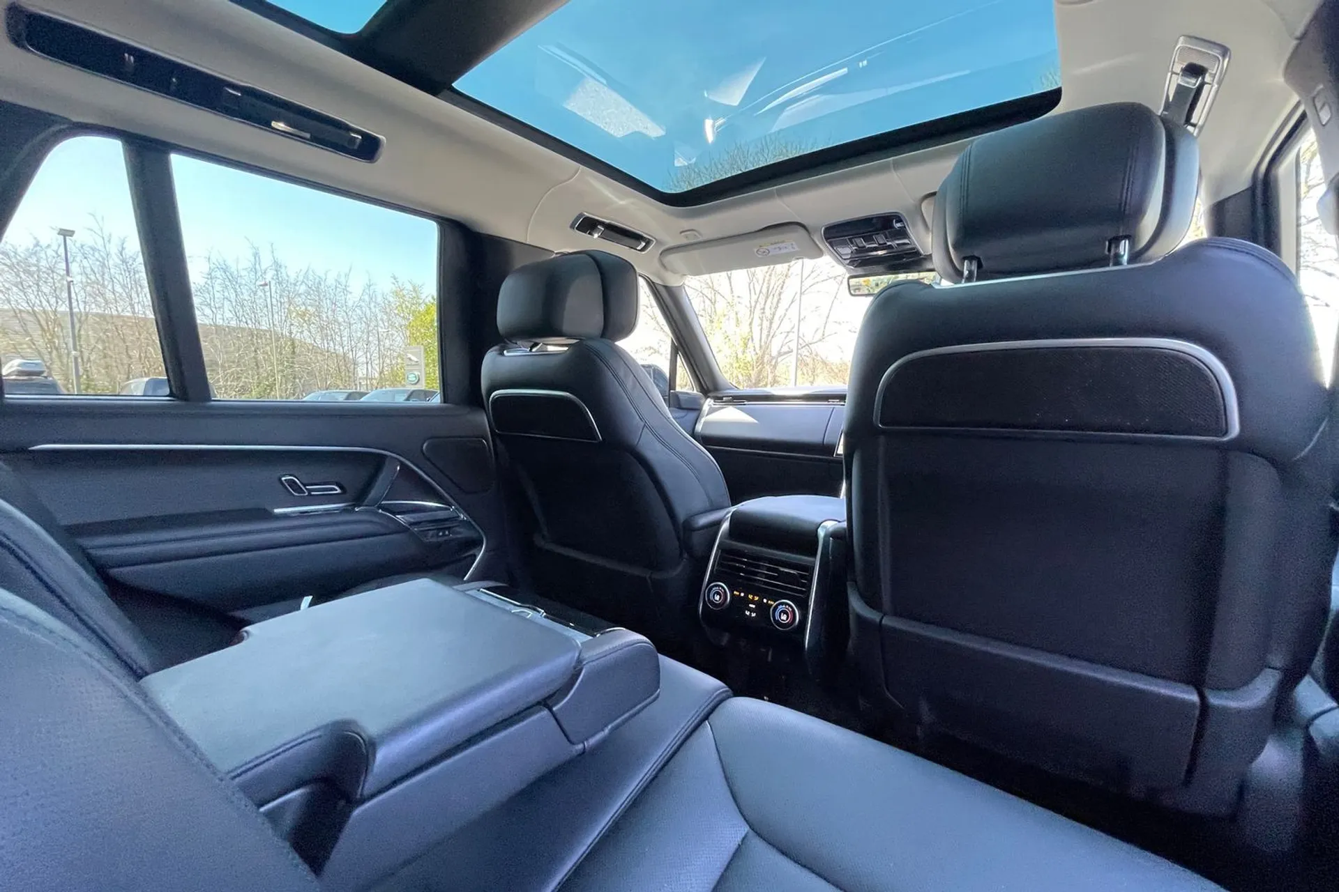 LAND ROVER RANGE ROVER thumbnail image number 47