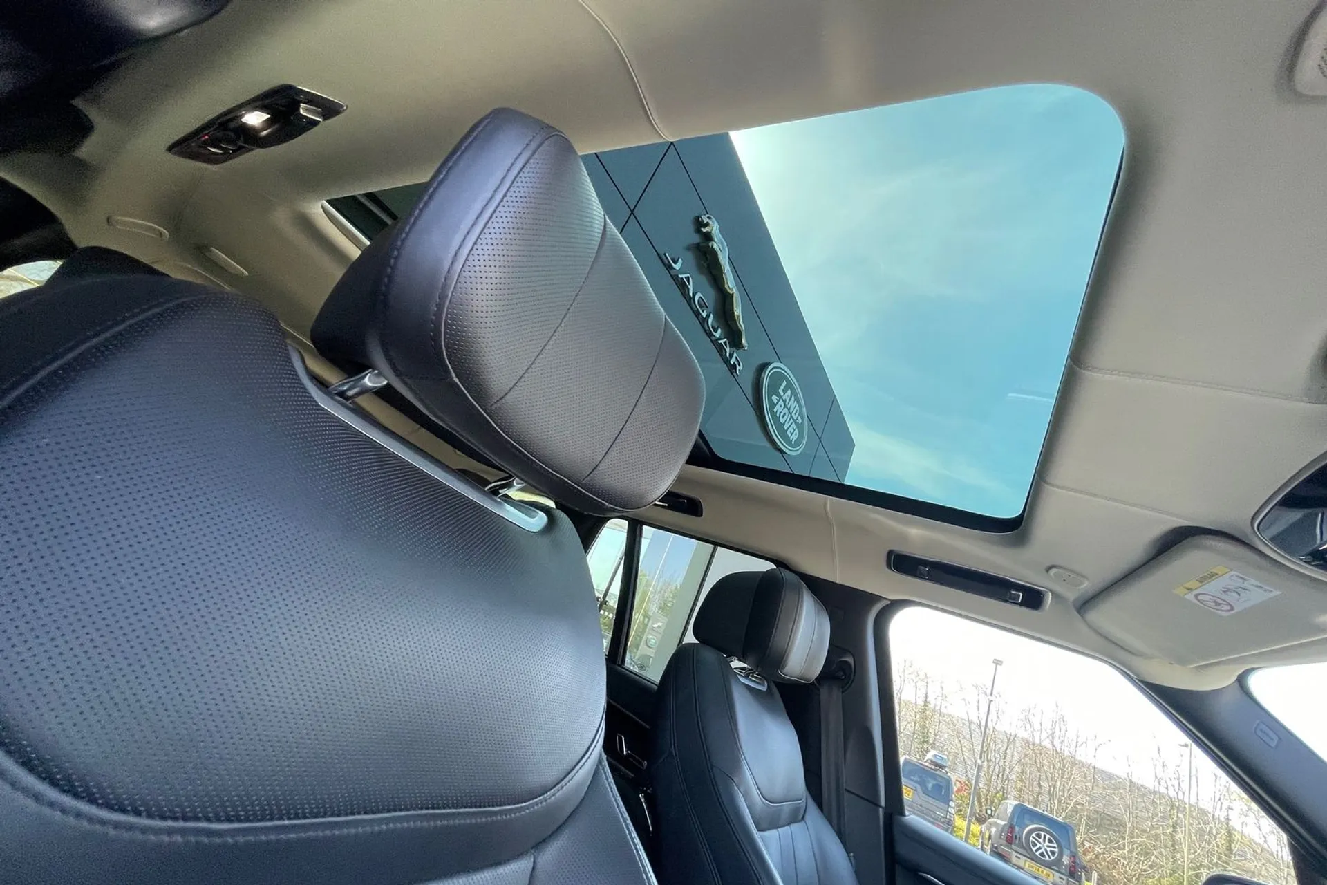 LAND ROVER RANGE ROVER thumbnail image number 40