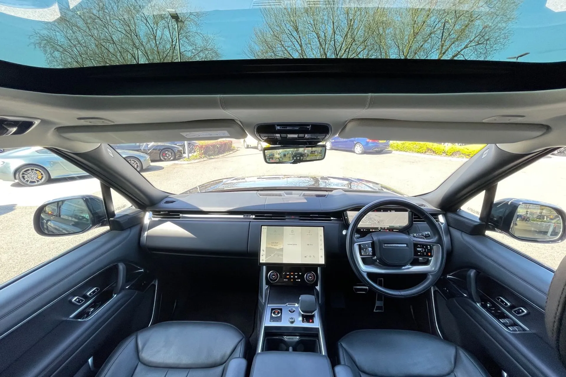 LAND ROVER RANGE ROVER thumbnail image number 3