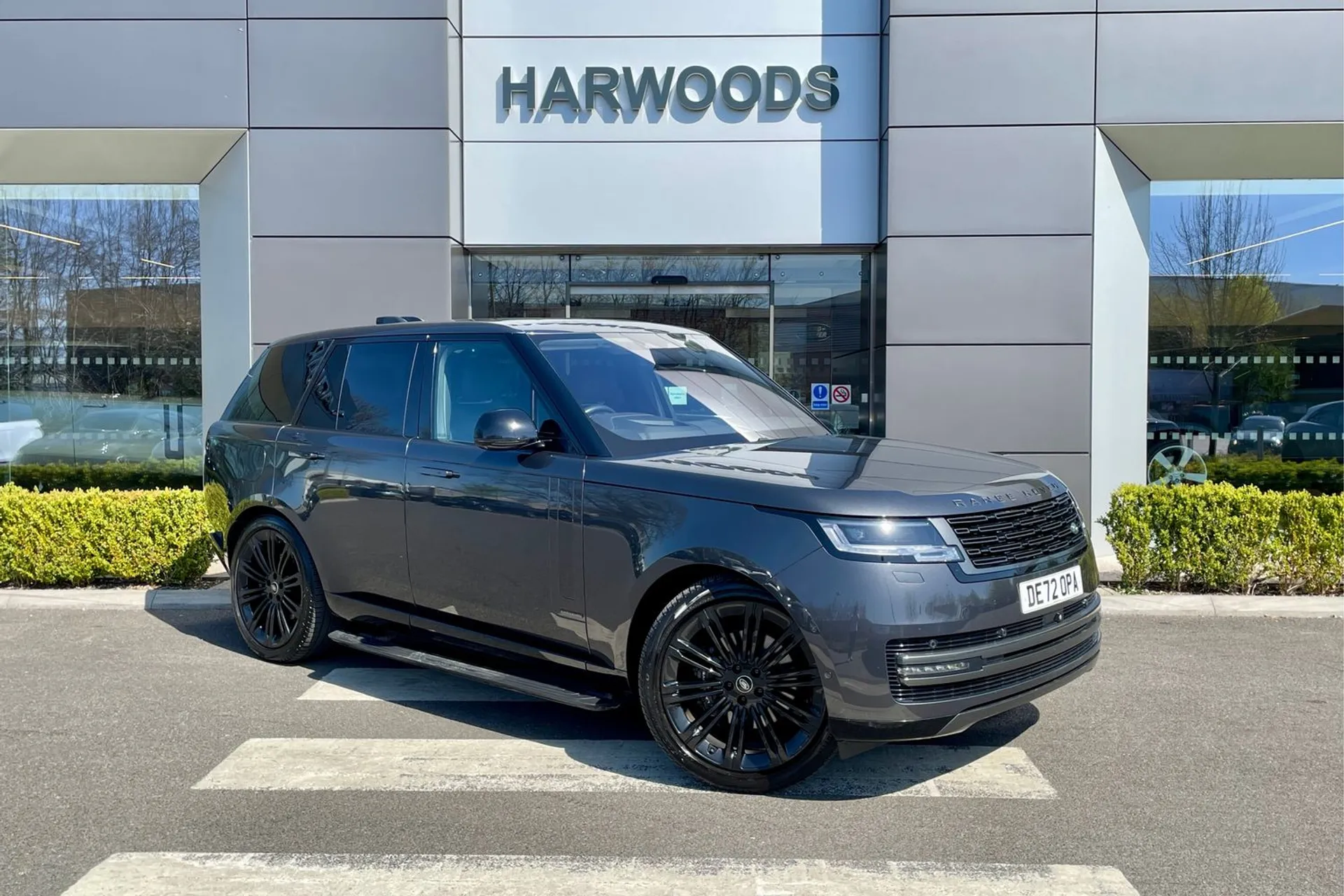 LAND ROVER RANGE ROVER focused image