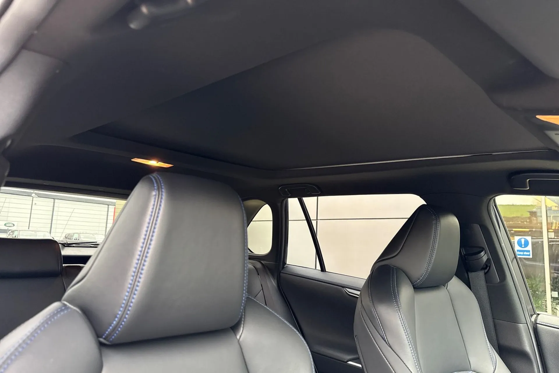 TOYOTA RAV4 thumbnail image number 8