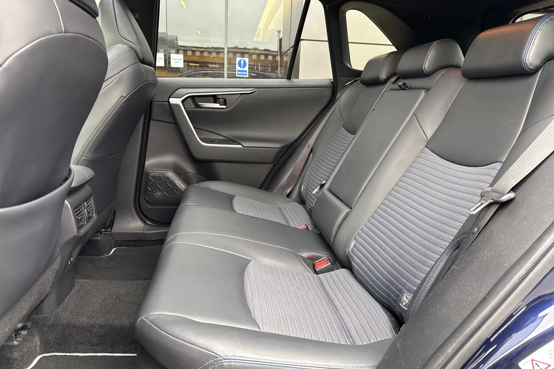 TOYOTA RAV4 thumbnail image number 38