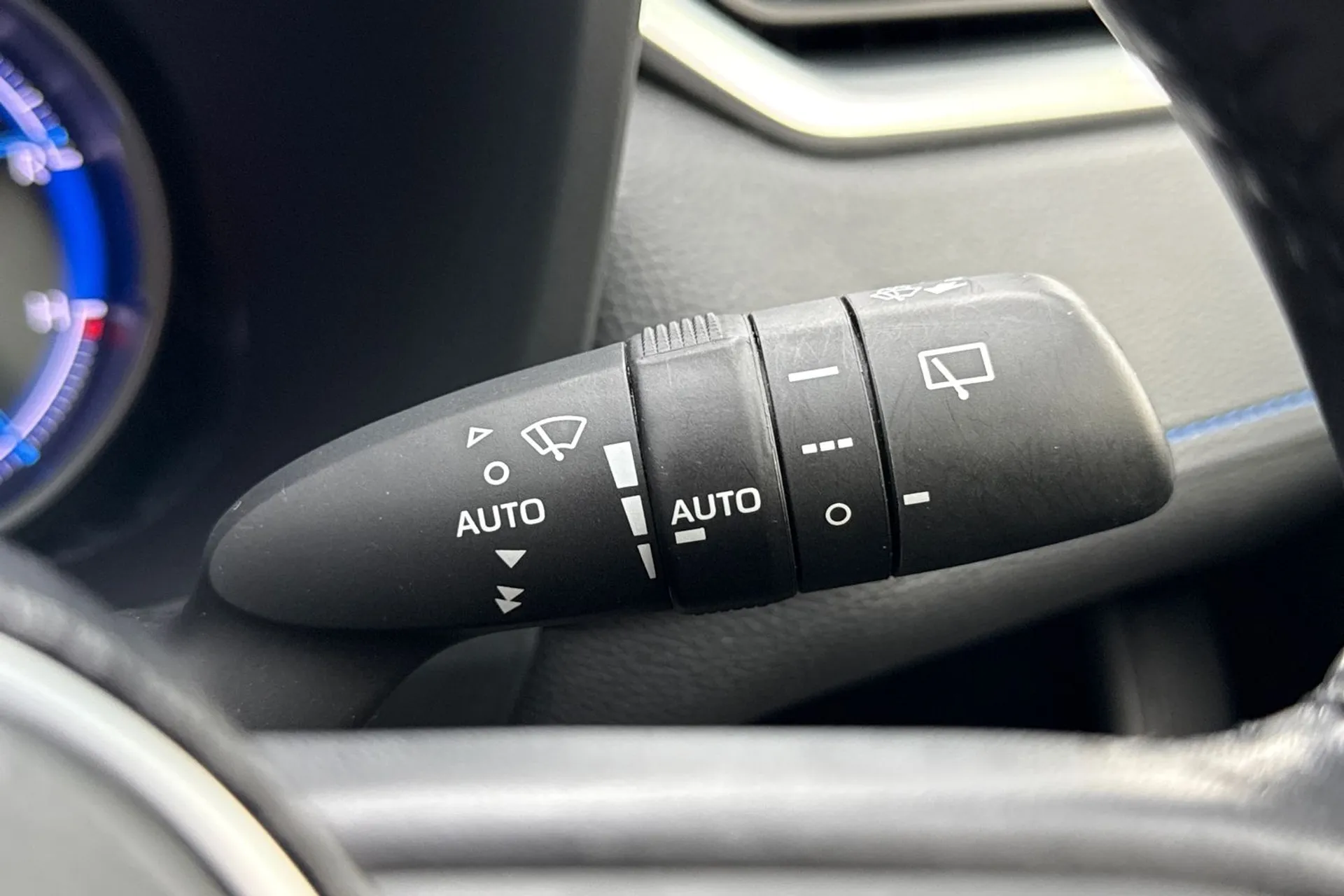 TOYOTA RAV4 thumbnail image number 57