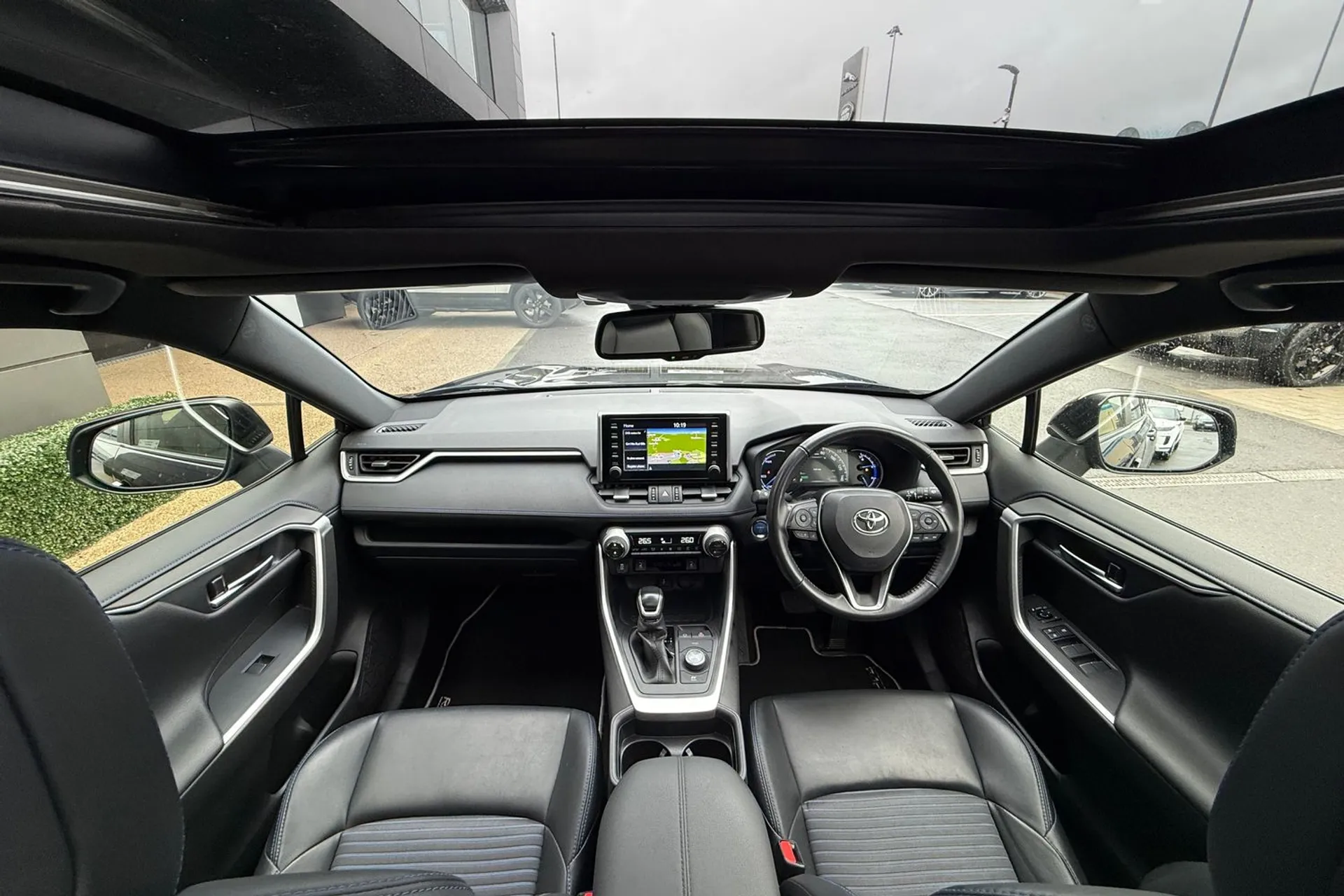 TOYOTA RAV4 thumbnail image number 3