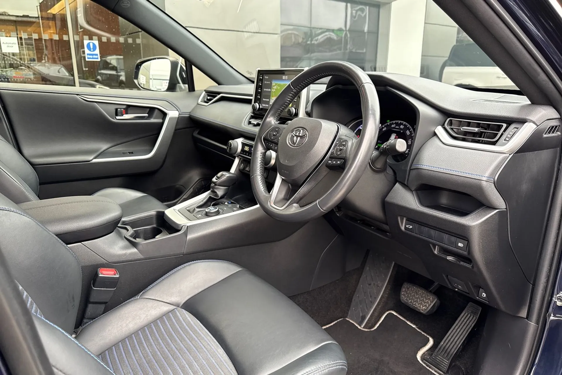 TOYOTA RAV4 thumbnail image number 17