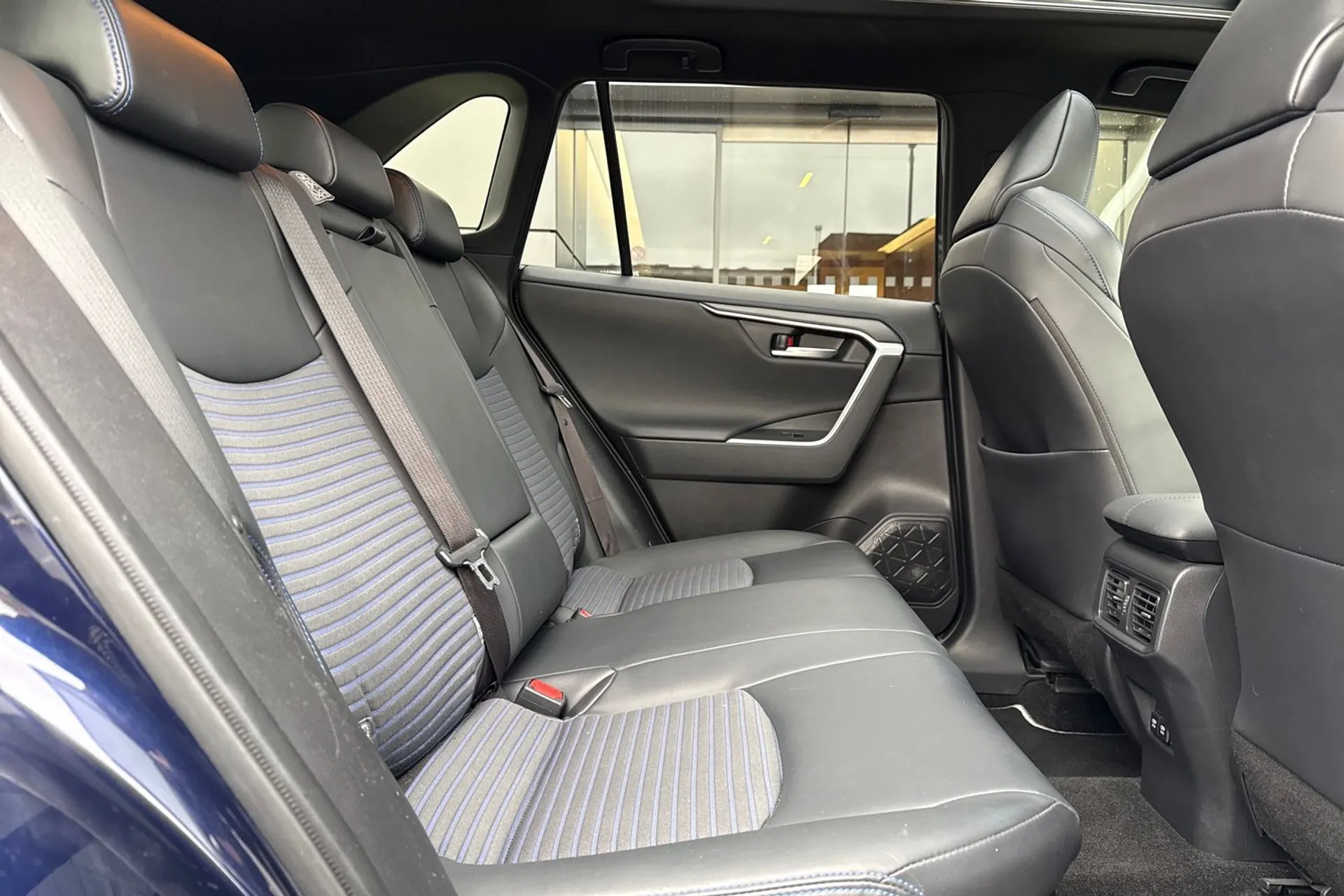 TOYOTA RAV4 thumbnail image number 20