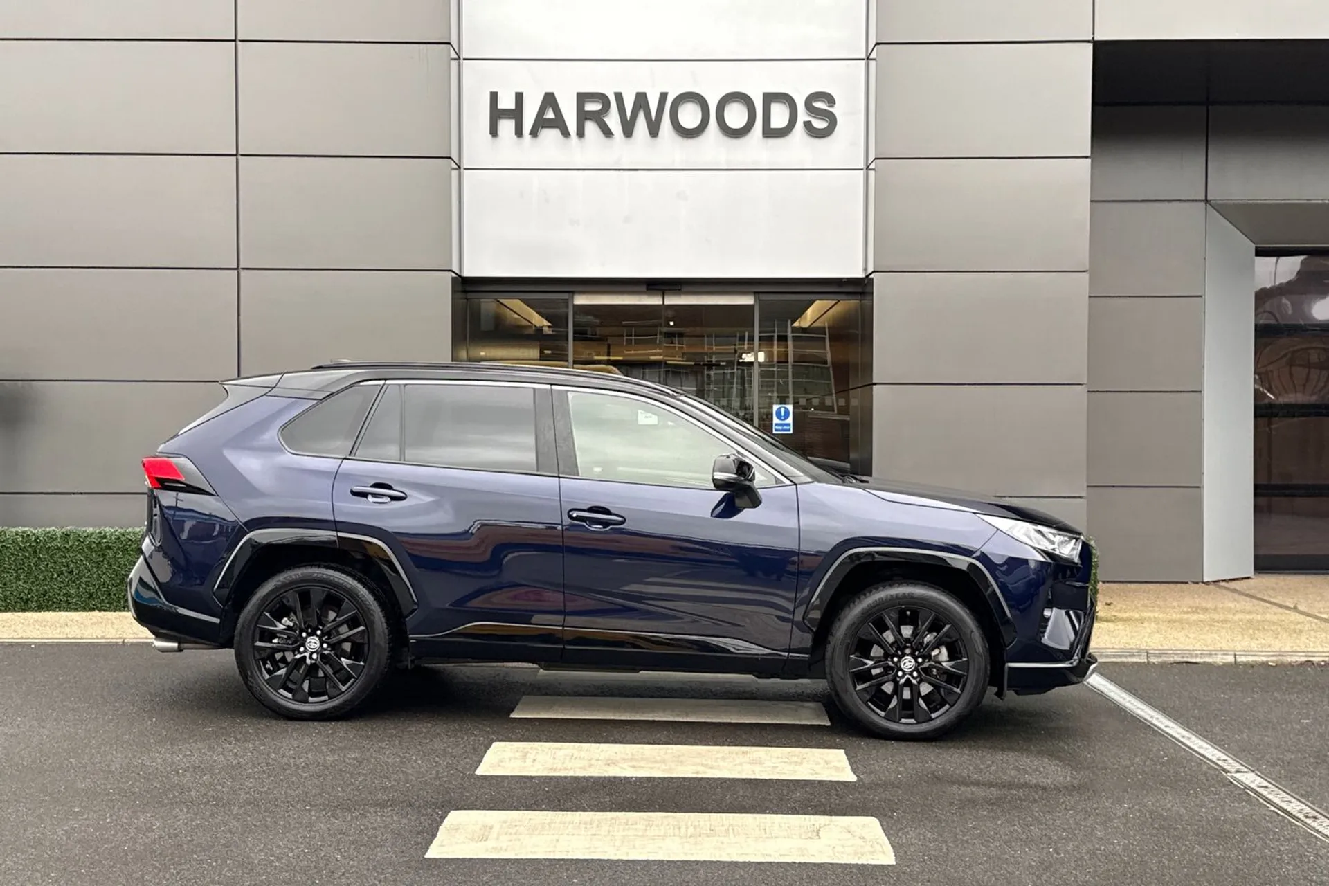 TOYOTA RAV4 thumbnail image number 2