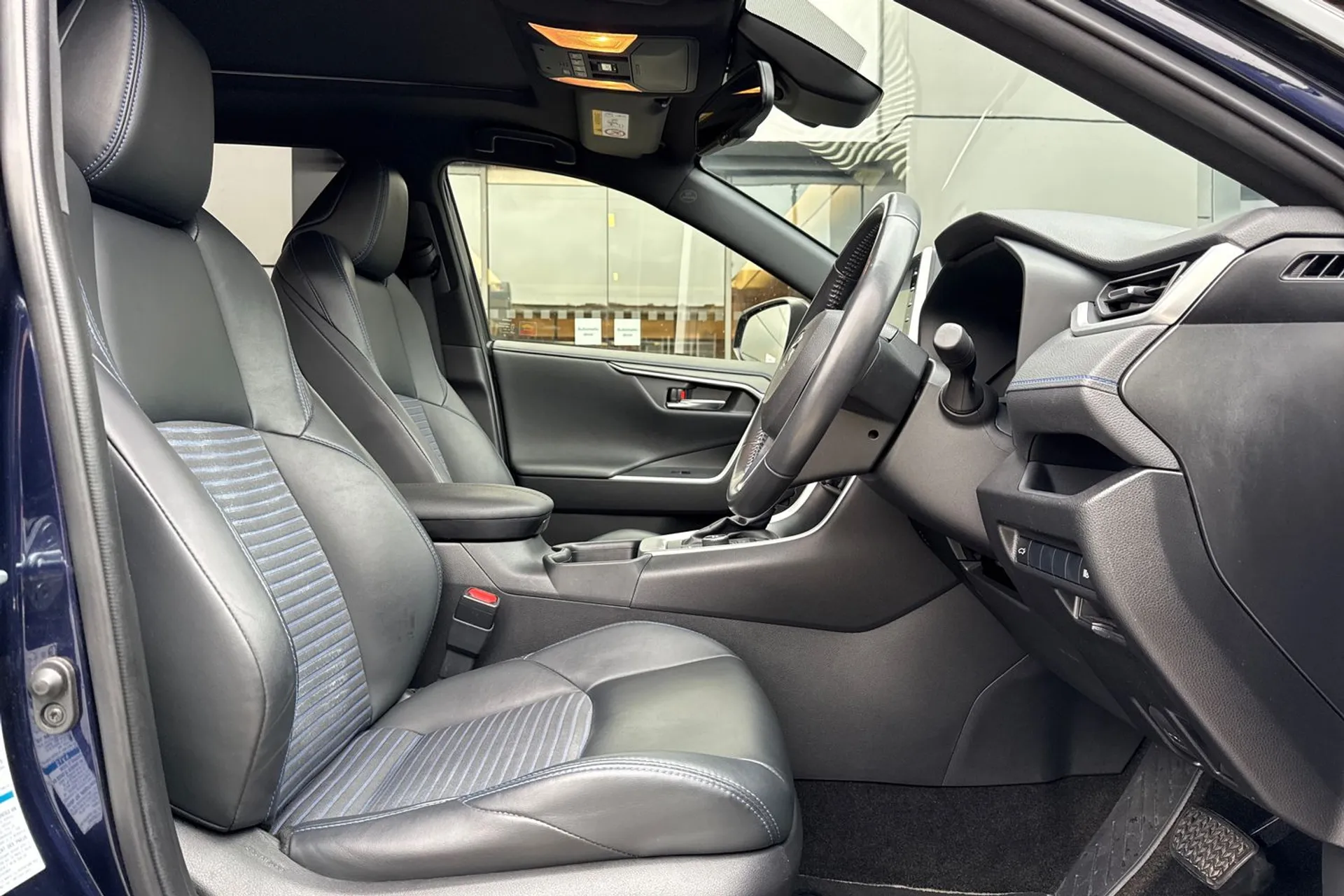 TOYOTA RAV4 thumbnail image number 18