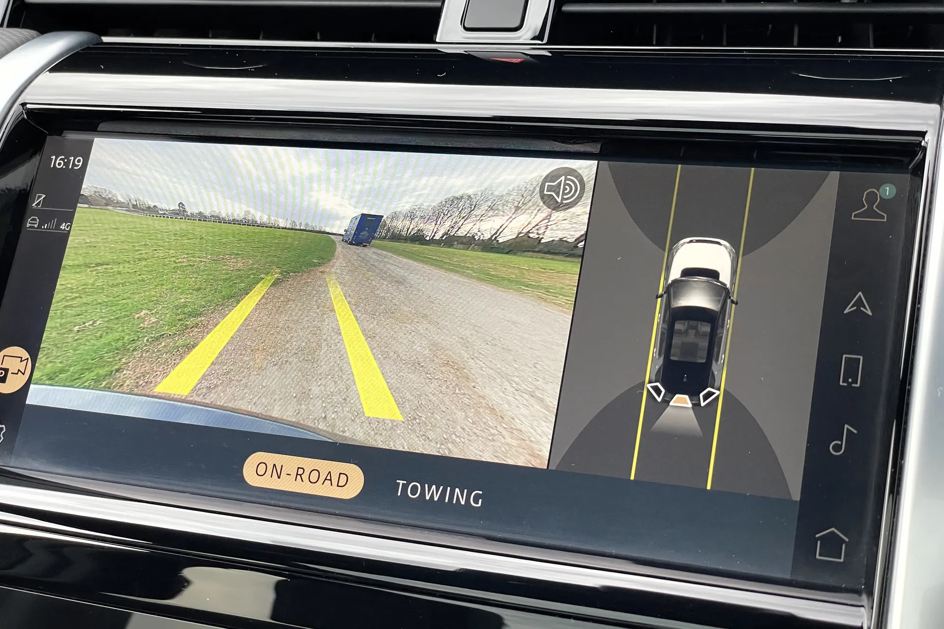 LAND ROVER DISCOVERY SPORT thumbnail image number 23