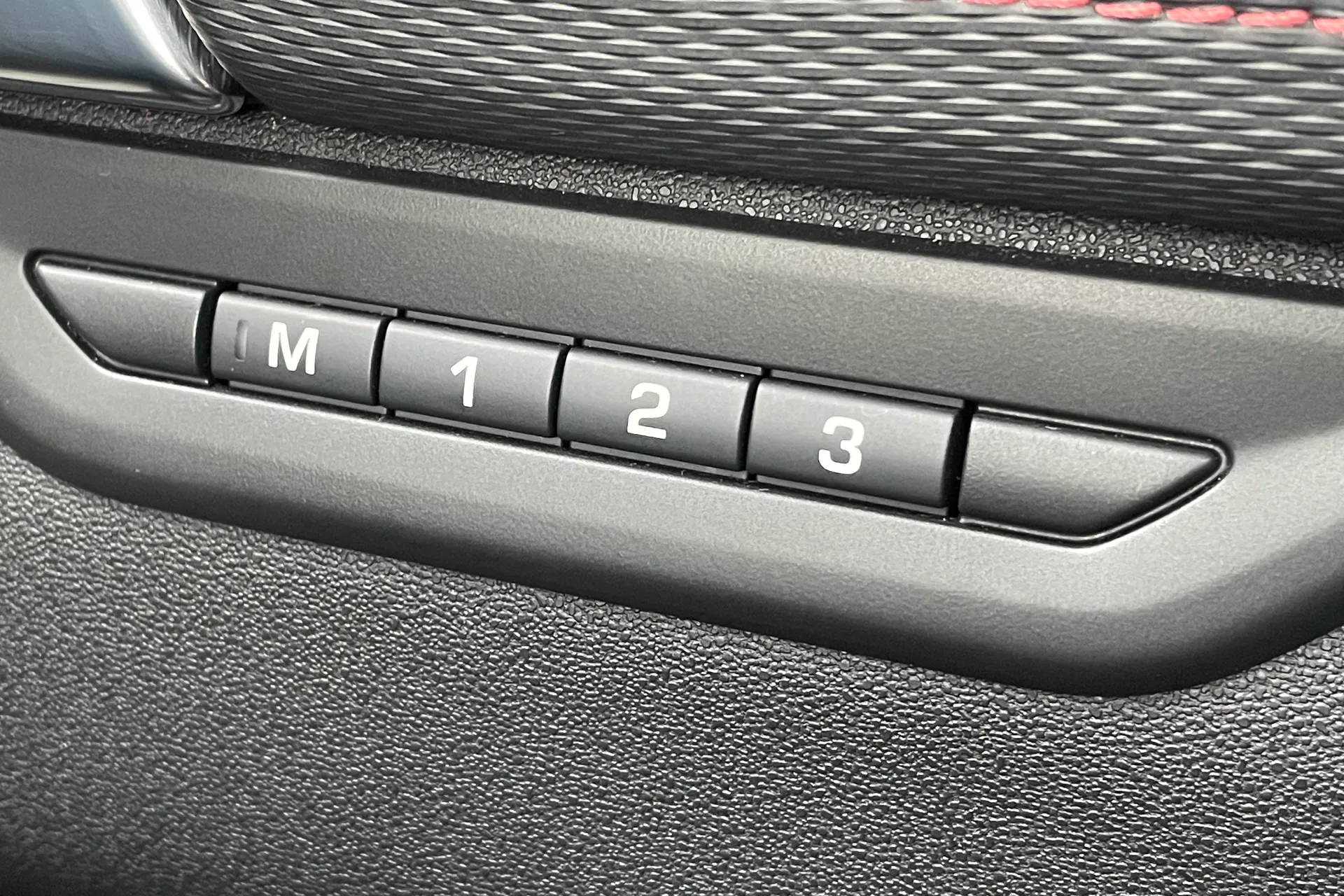 LAND ROVER DISCOVERY SPORT thumbnail image number 28