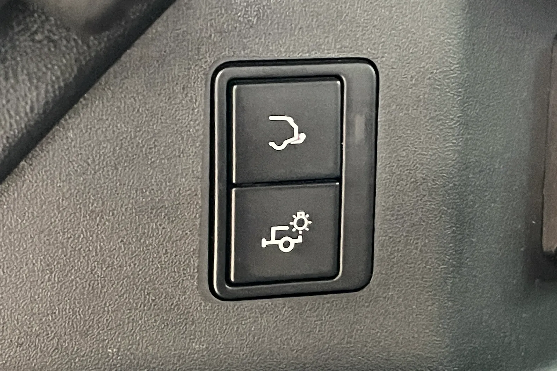 LAND ROVER DISCOVERY SPORT thumbnail image number 37