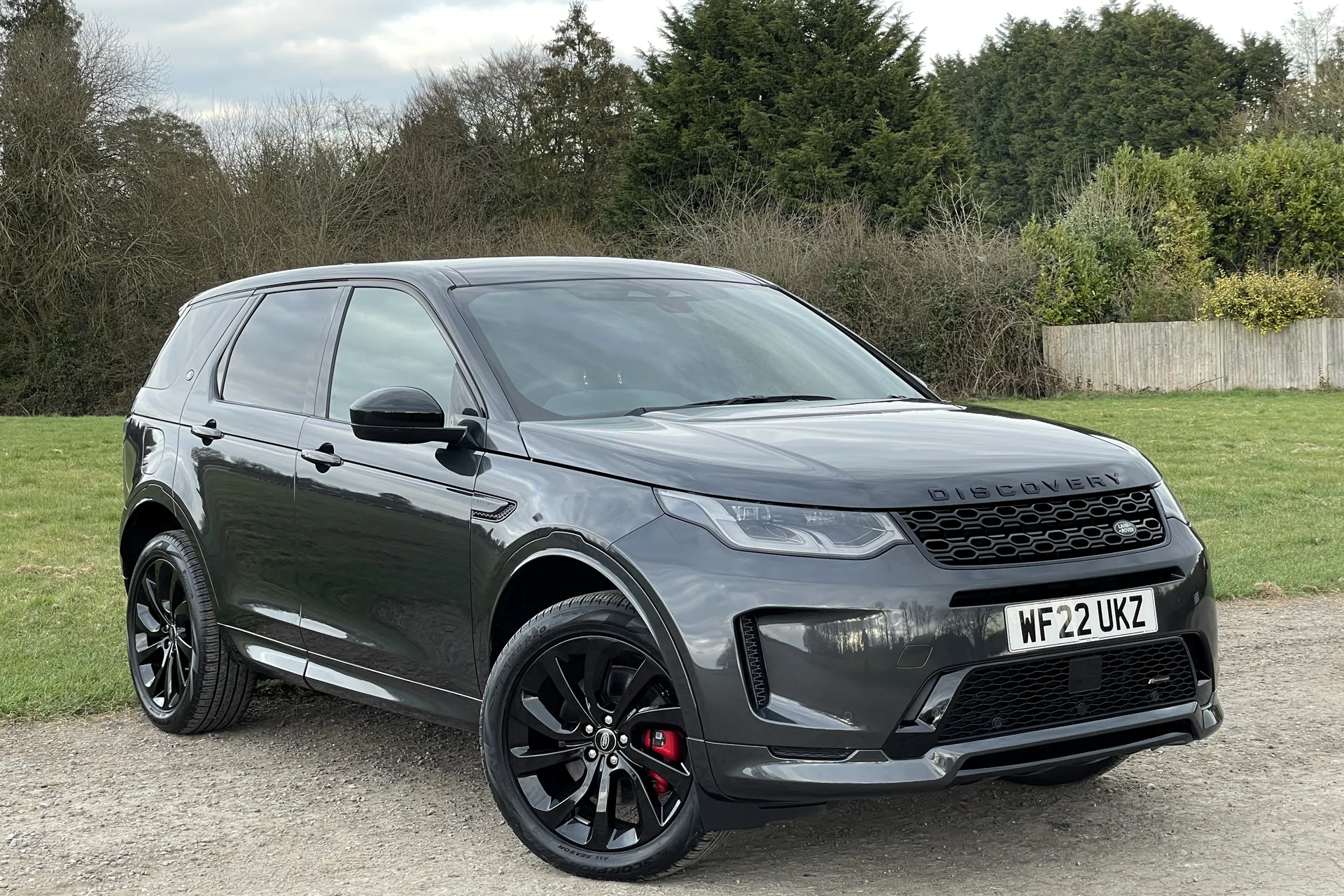 LAND ROVER DISCOVERY SPORT focused image