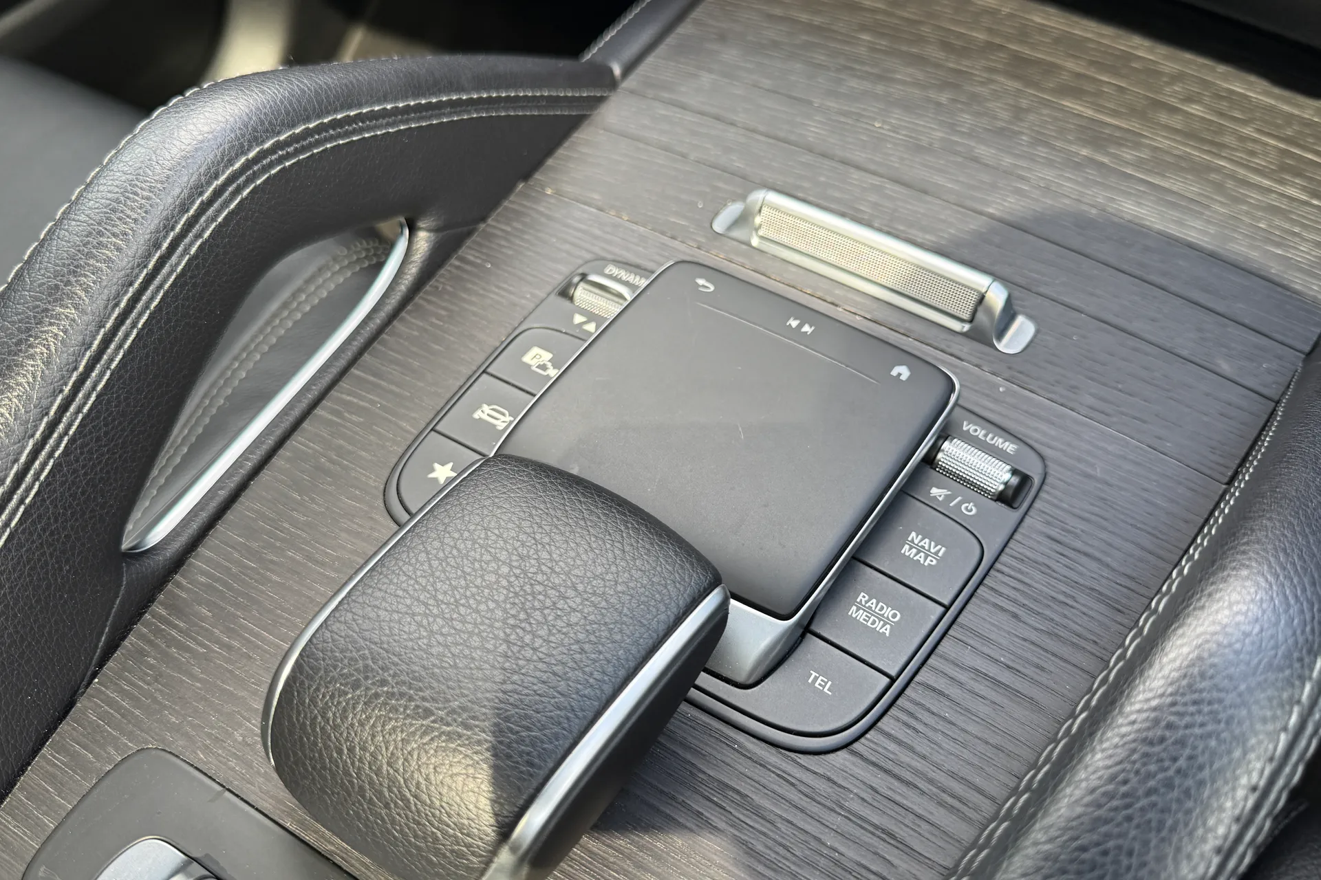 MERCEDES-BENZ GLE thumbnail image number 25