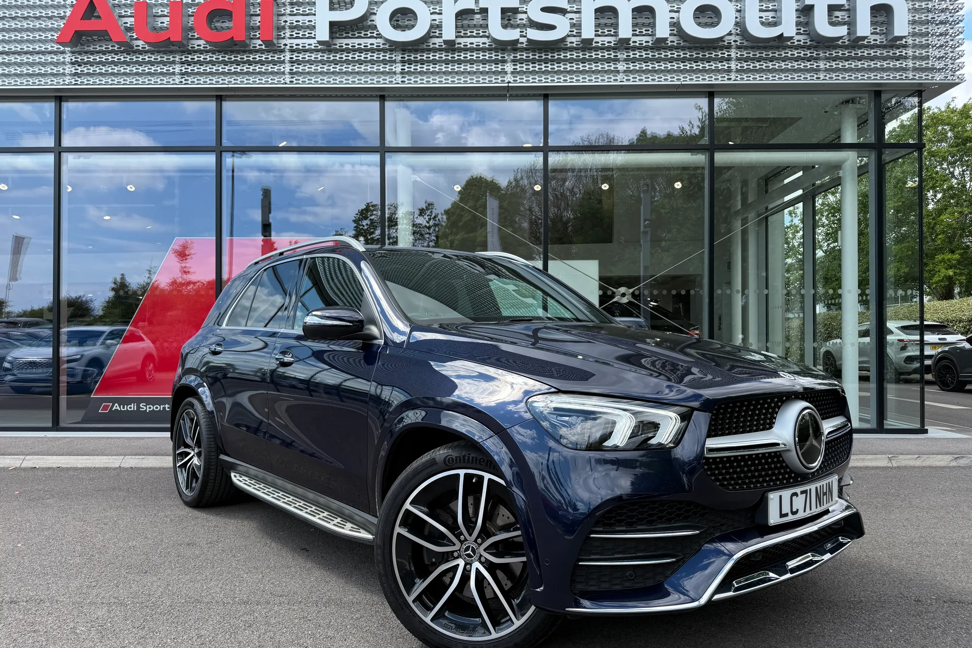 MERCEDES-BENZ GLE focused image