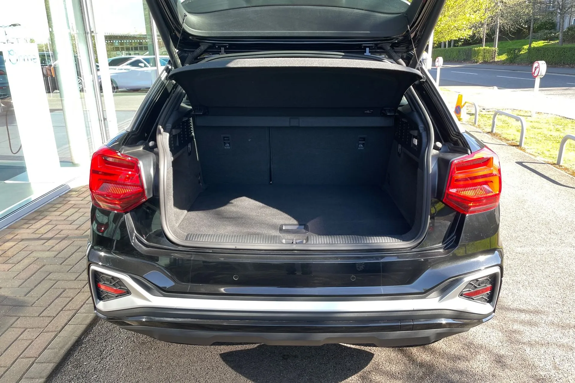 Audi Q2 thumbnail image number 18
