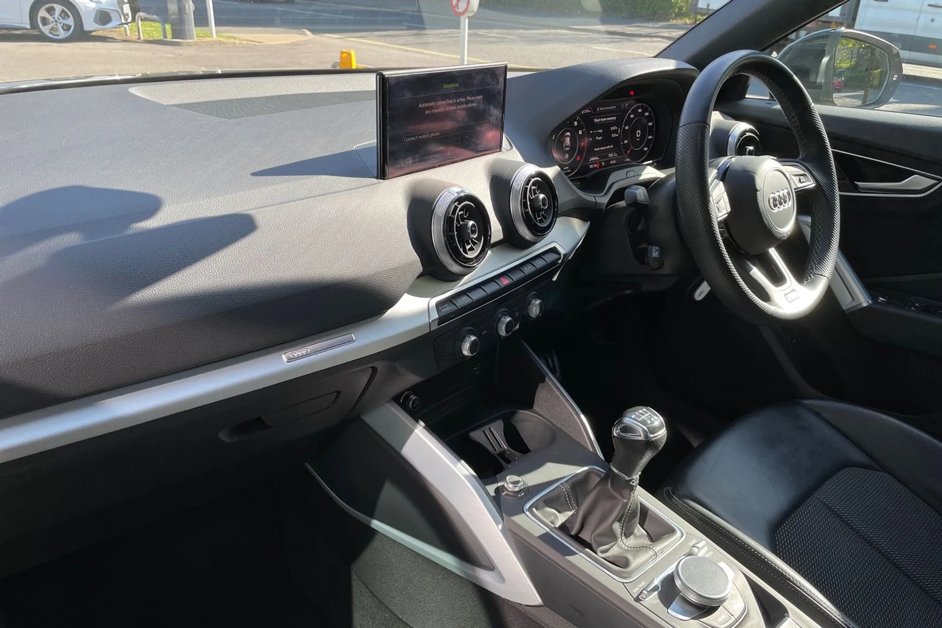 Audi Q2 thumbnail image number 26