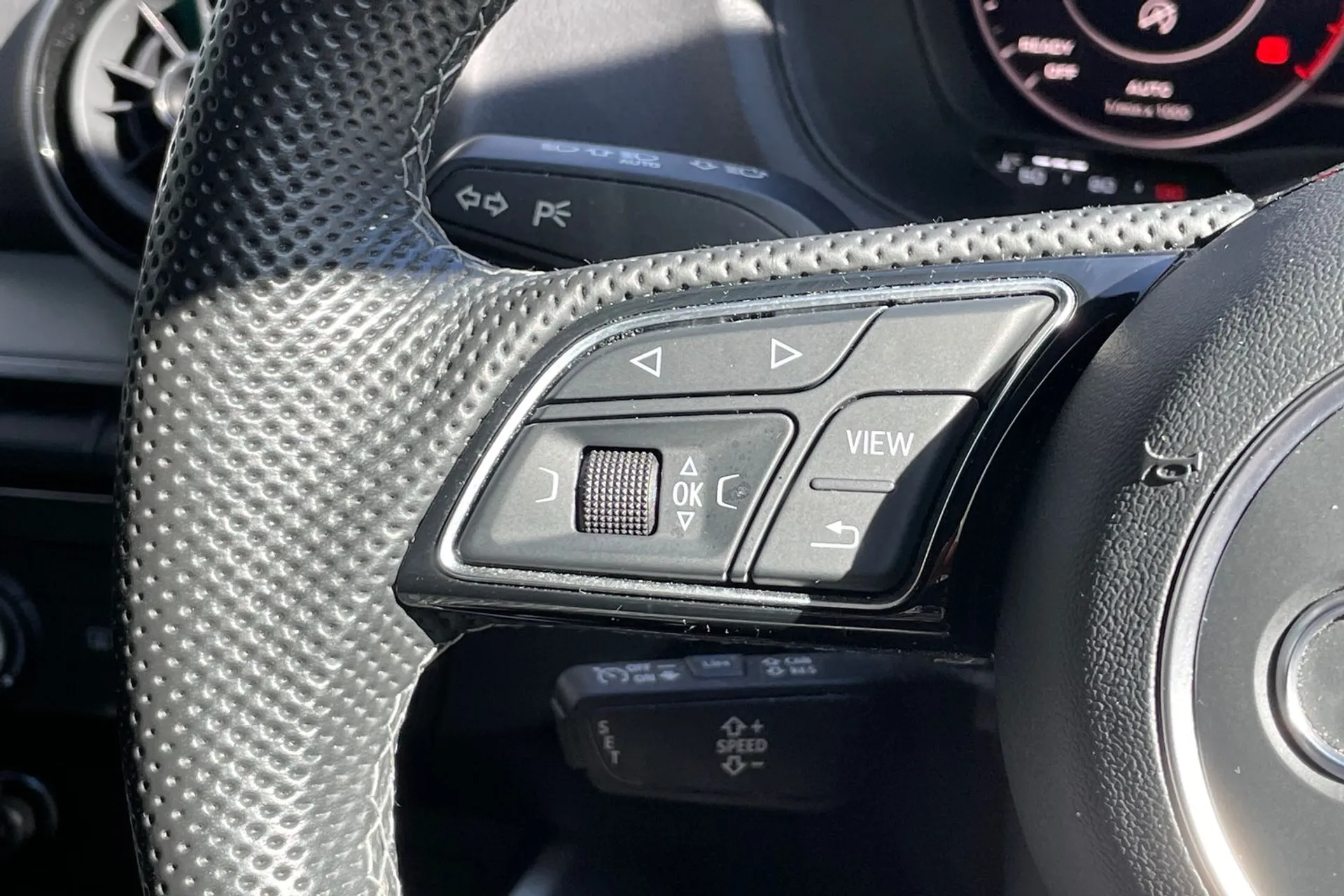 Audi Q2 thumbnail image number 57