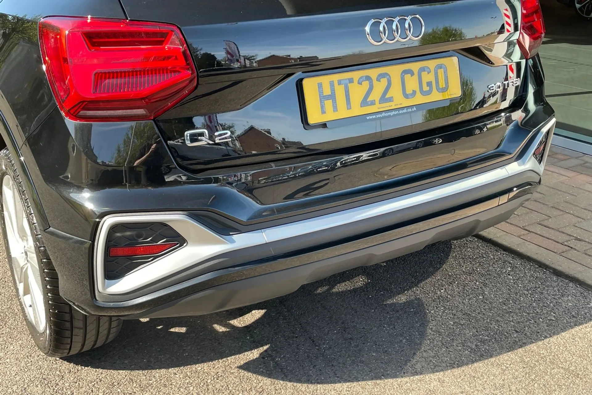 Audi Q2 thumbnail image number 16