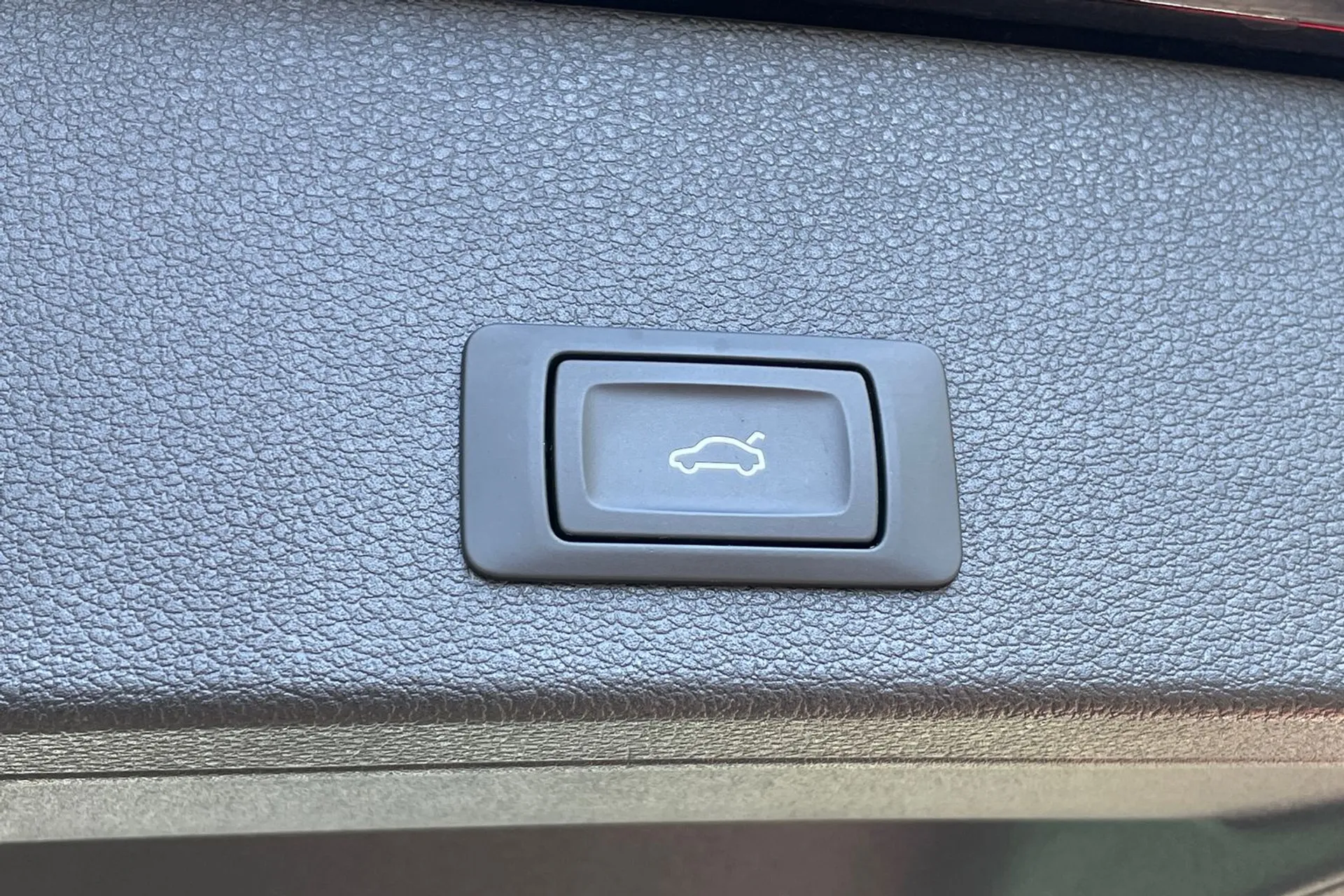 Audi Q2 thumbnail image number 19