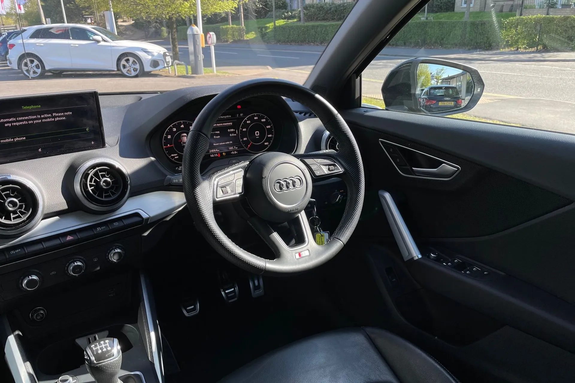 Audi Q2 thumbnail image number 32