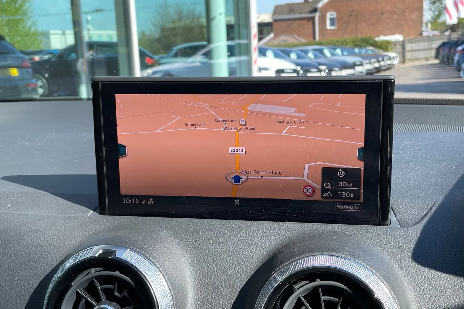Audi Q2 thumbnail image number 4