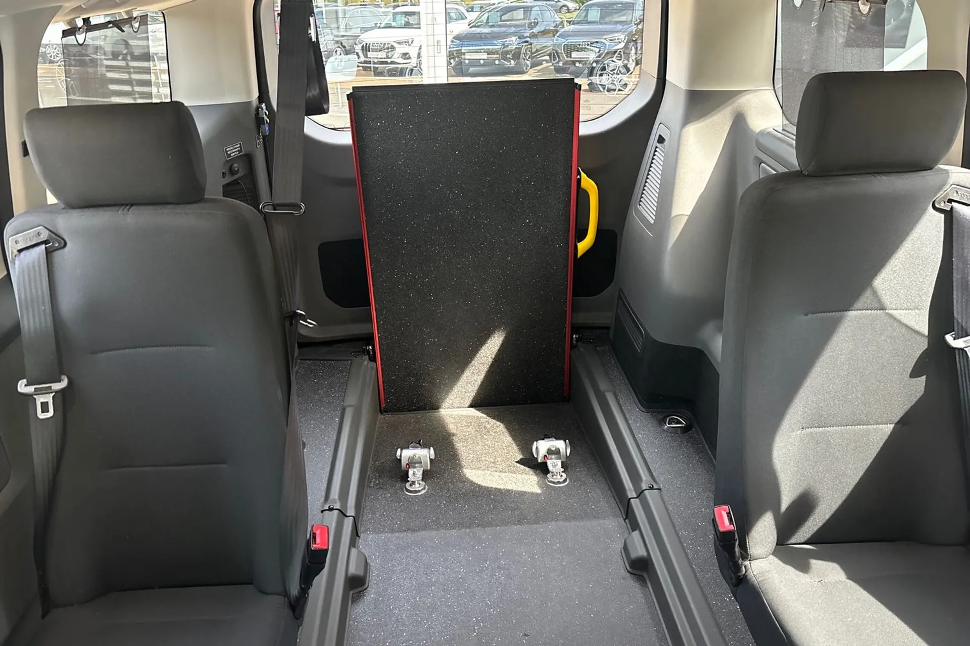 FORD TOURNEO CUSTOM thumbnail image number 31