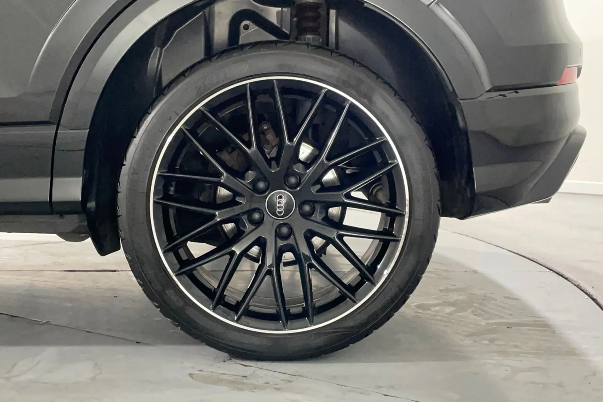 Audi Q2 thumbnail image number 11