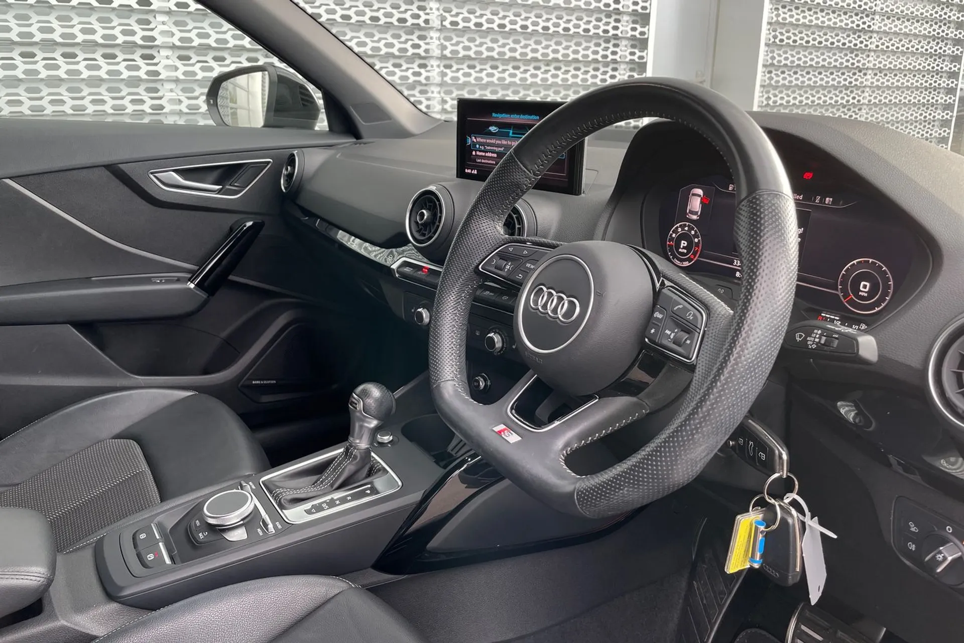 Audi Q2 thumbnail image number 24