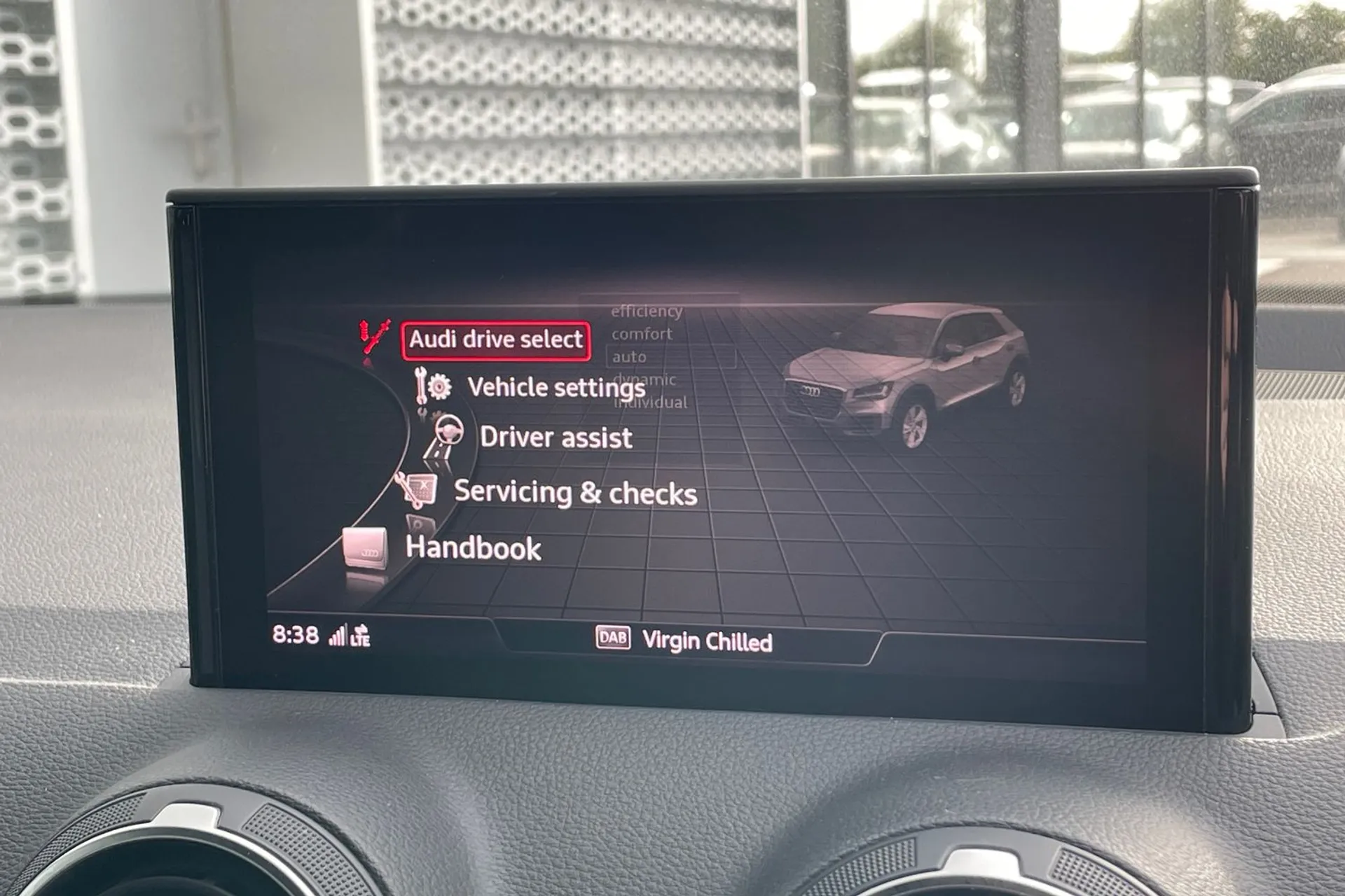 Audi Q2 thumbnail image number 27