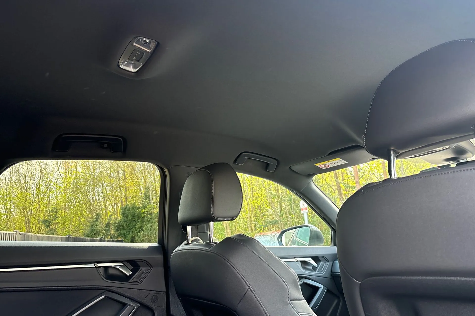 Audi Q3 thumbnail image number 22