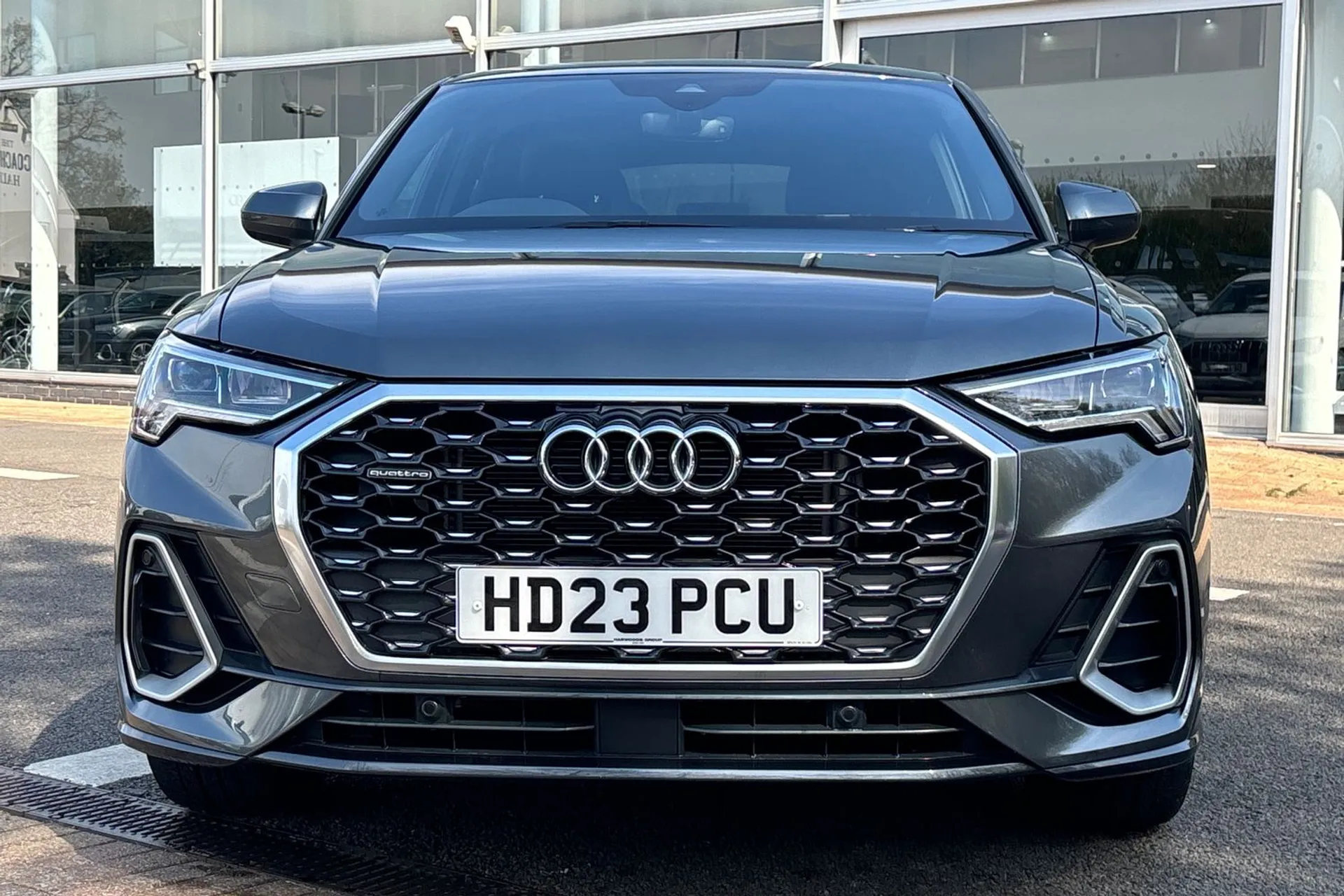Audi Q3 thumbnail image number 11