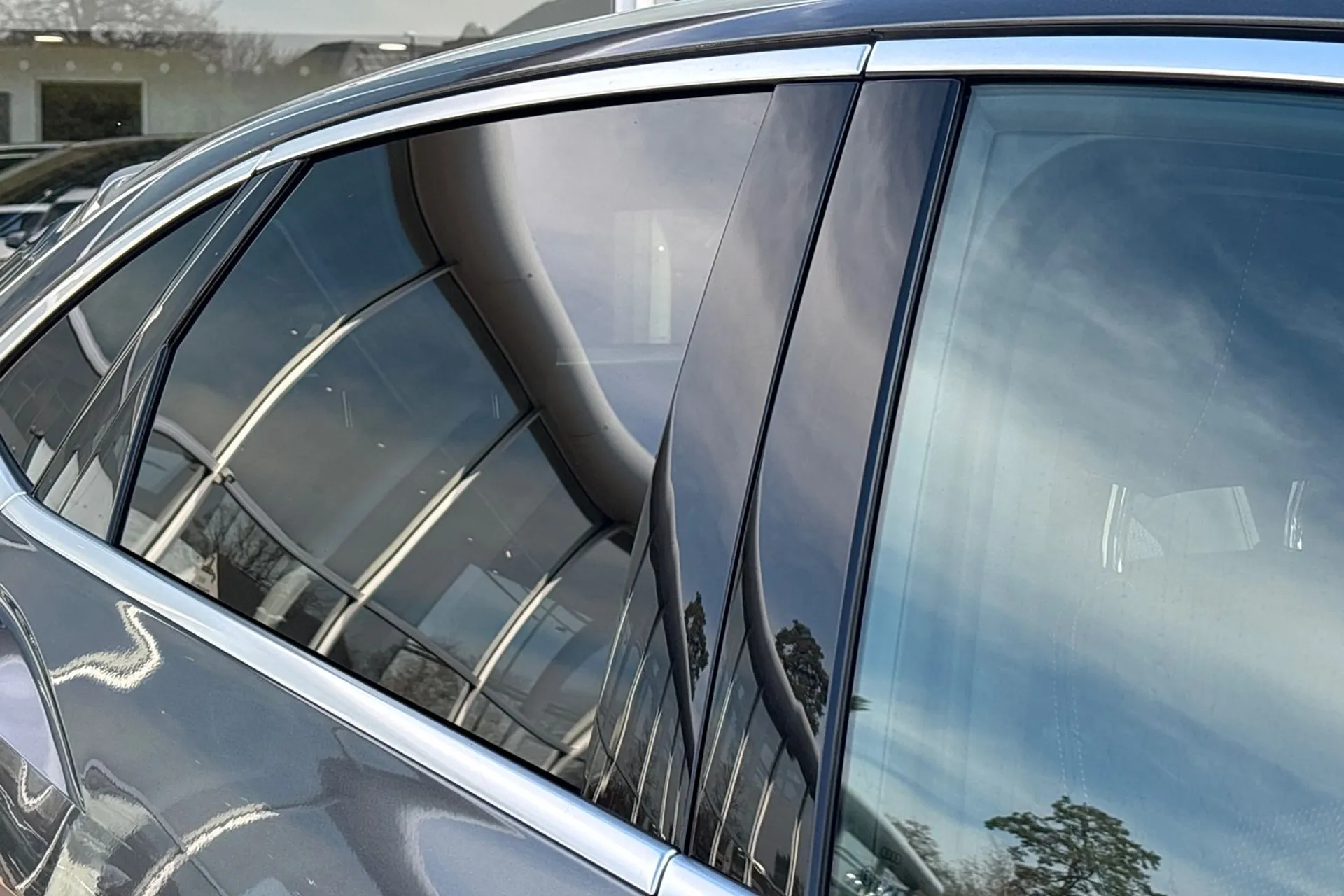 Audi Q3 thumbnail image number 13