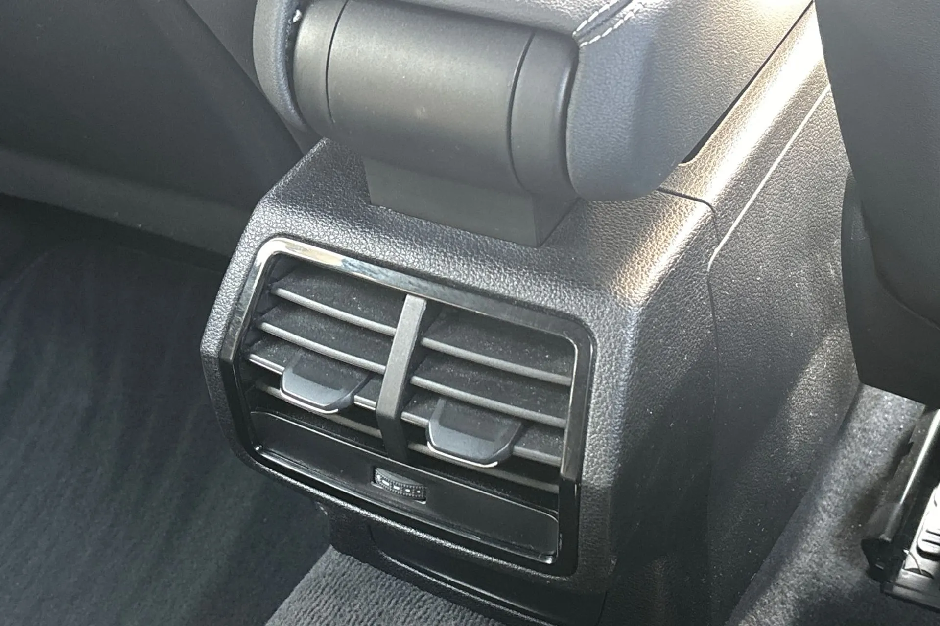 Audi Q3 thumbnail image number 46