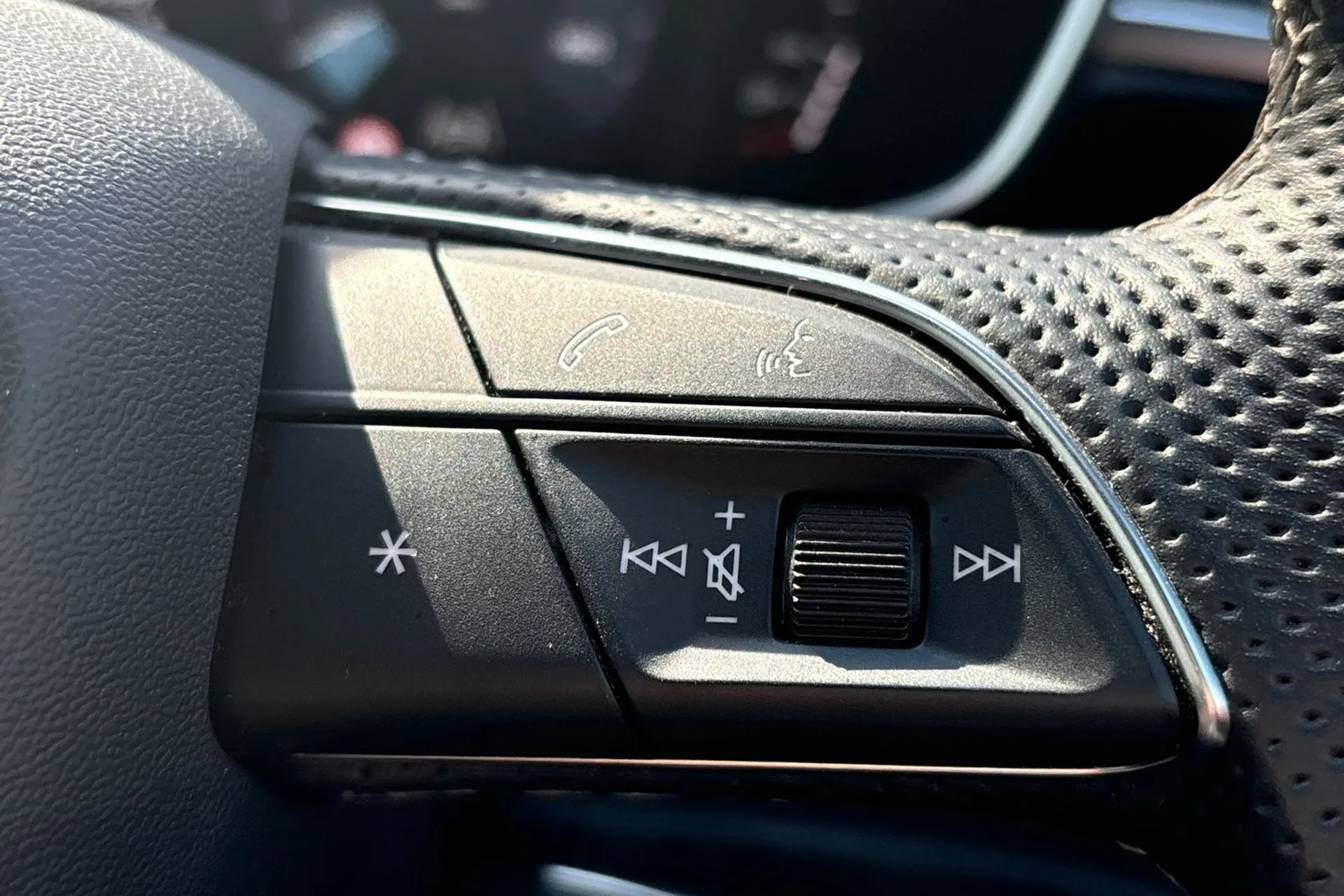 Audi Q3 thumbnail image number 37