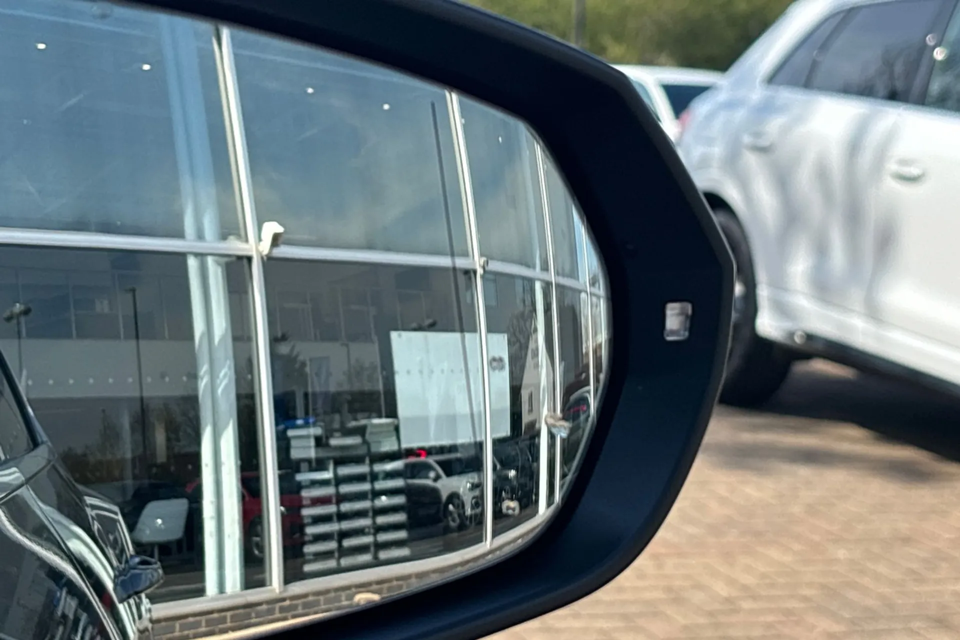 Audi Q3 thumbnail image number 48